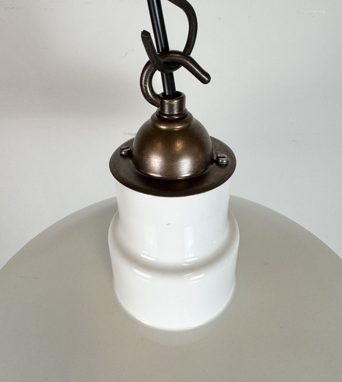 Industrial White Enamel Factory Pendant Lamp From Quadrangle Mfg. Co., 1960s, 5x photo vinterior