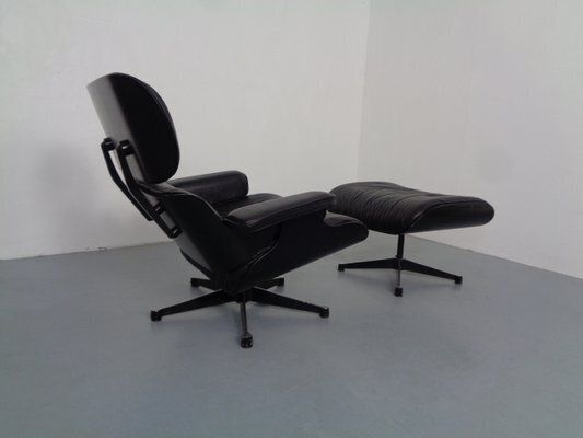 photo for sale Lounge Chair And Ottoman By Charles And Ray Eames For Herman Miller, 1980s, Set Of 2