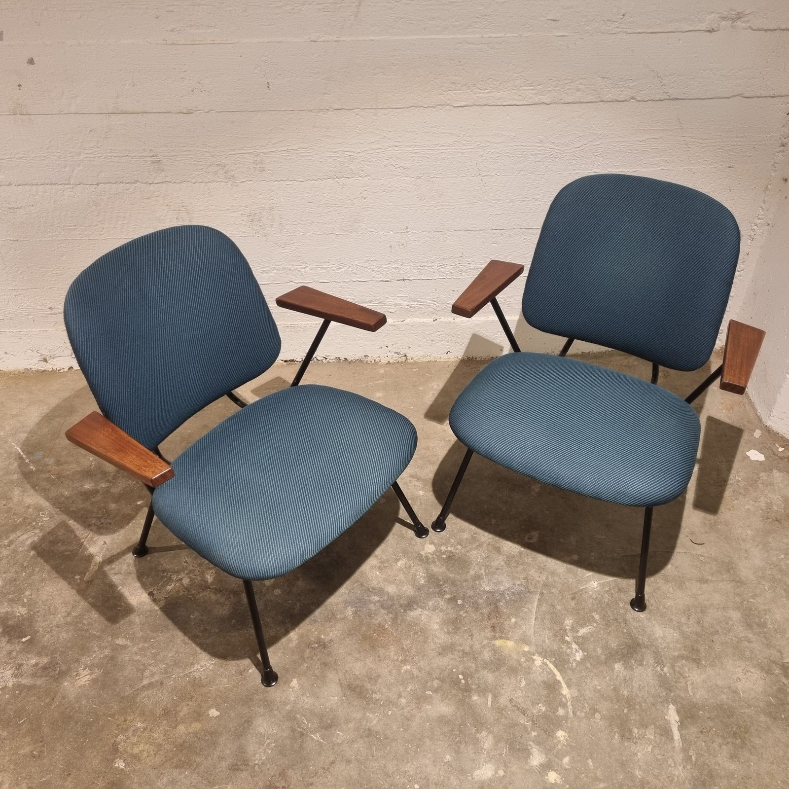 Set Of 2 Easy Chairs Designed By Gijs Van Der Sluis, 1960s photo for sale