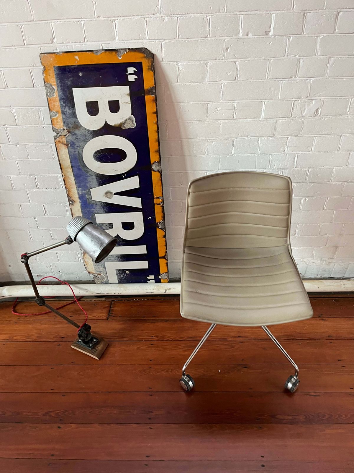 Arper Catifa 46 Studio / Office Chairs Mushroom Leather photo vinterior