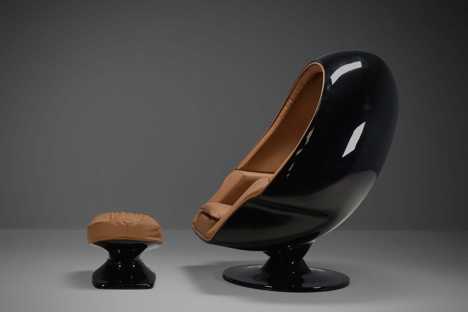 Original 1970s Lee West ‘Alpha” Stereo Egg Chair, Black Fiberglass And Leather photo vinterior