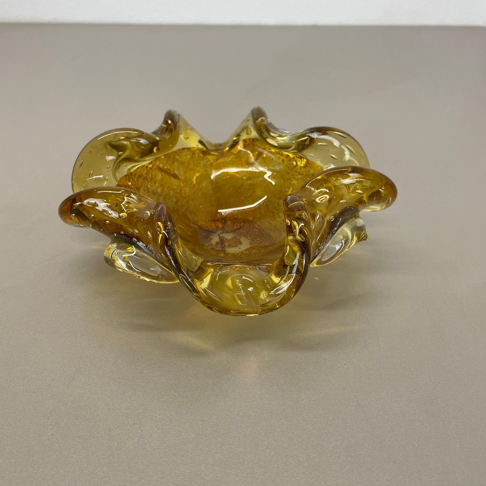 524.0 Glass Bowl Element Shell Ashtray Murano Gold Dust Barovier And Toso, Italy 1970s photo
