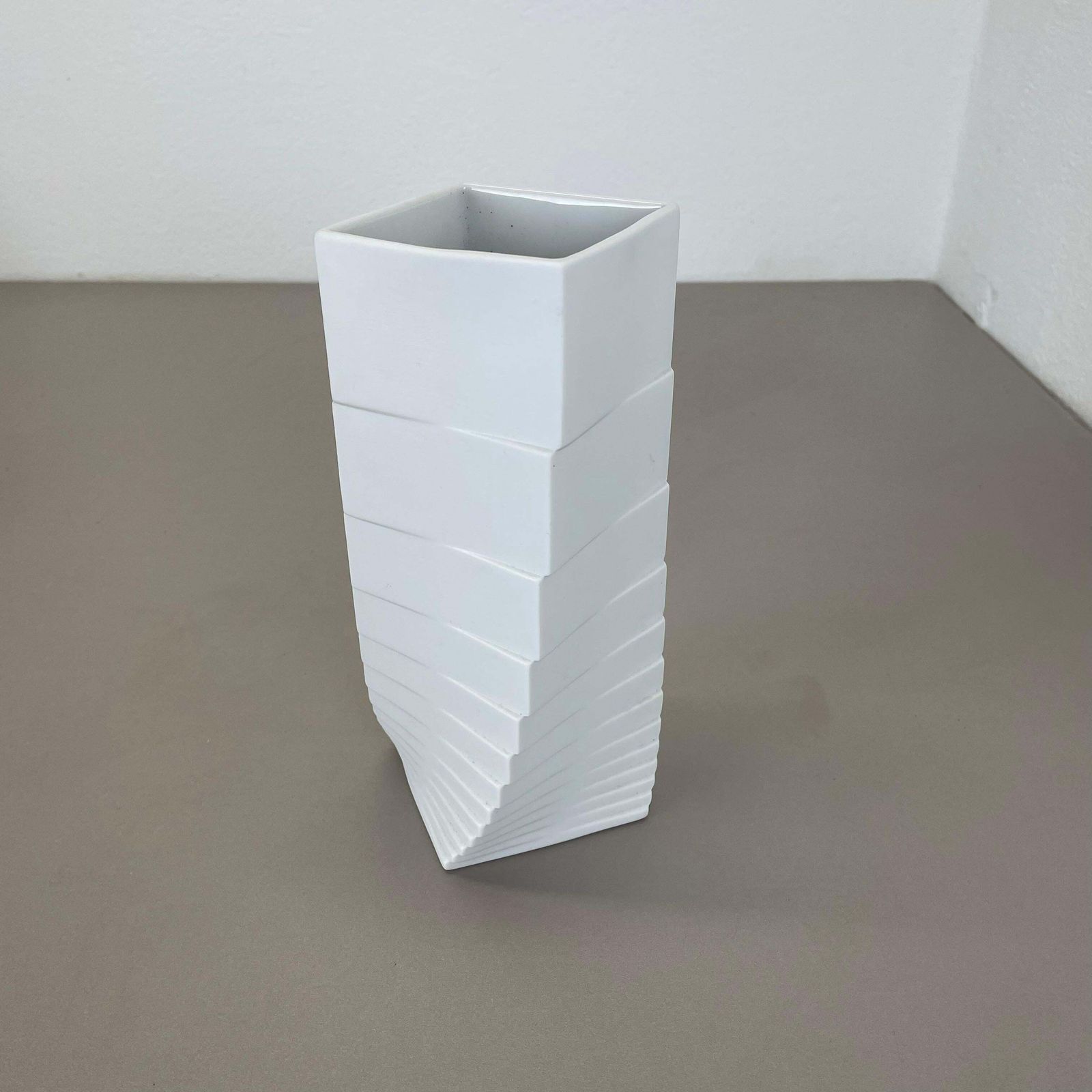 Large 22cm Op Art Vase Porcelain Vase By Martin Freyer For Rosenthal, Germany photo furniture