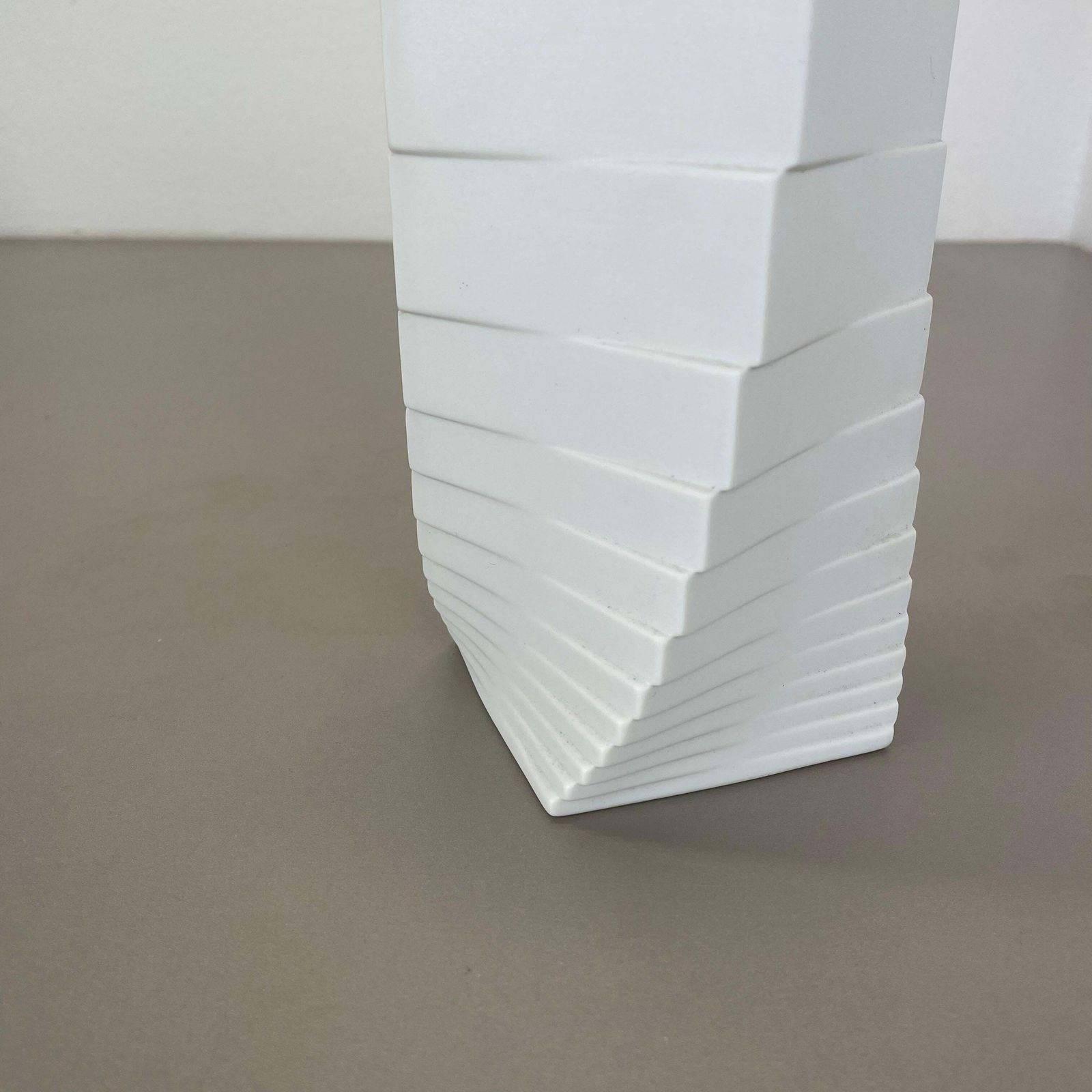 Large 22cm Op Art Vase Porcelain Vase By Martin Freyer For Rosenthal, Germany photo Home Decor