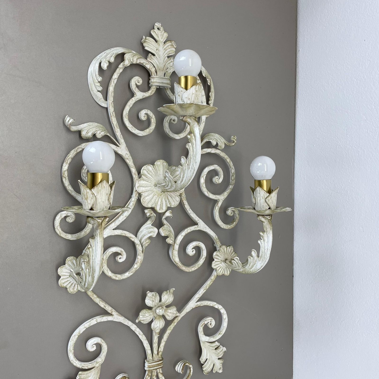 photo vintage 1 Of 3 Xxl 73cm White Metal Florentiner Theatre Wall Light, Italy, 1970s
