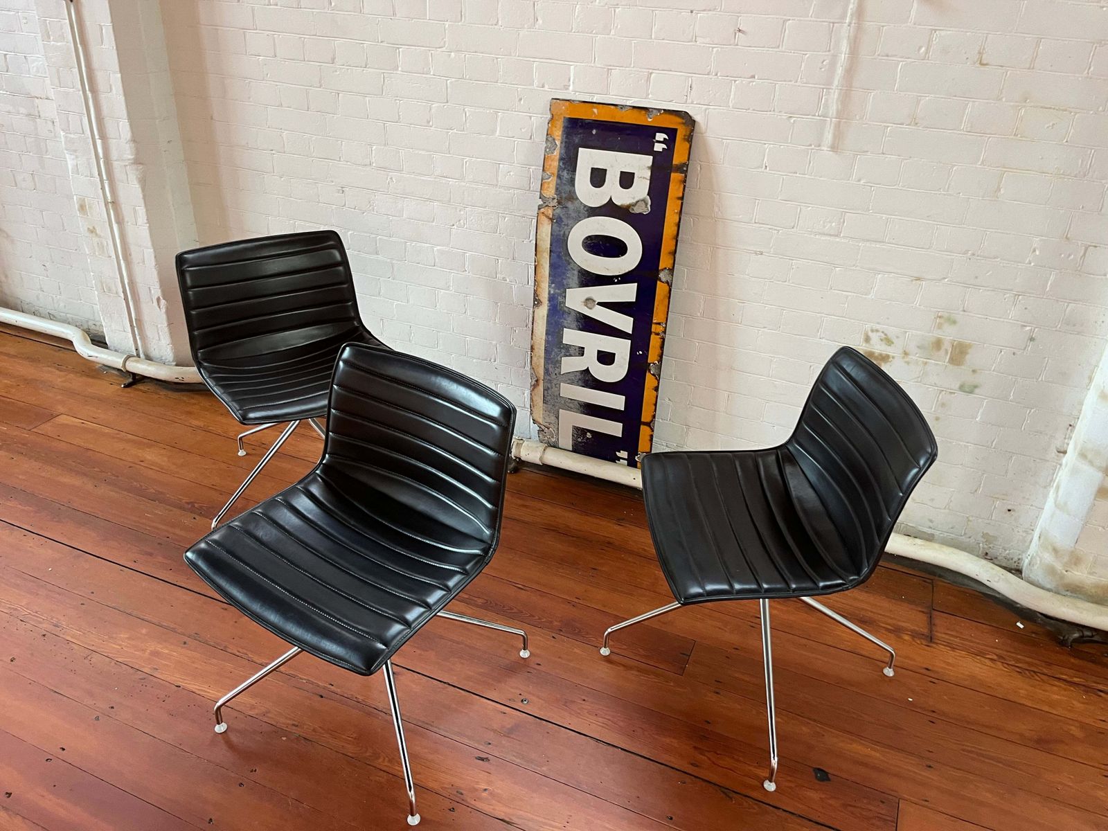 Meubels Arper Catifa 53 Chair Leather Studio : Swivel Chair photo