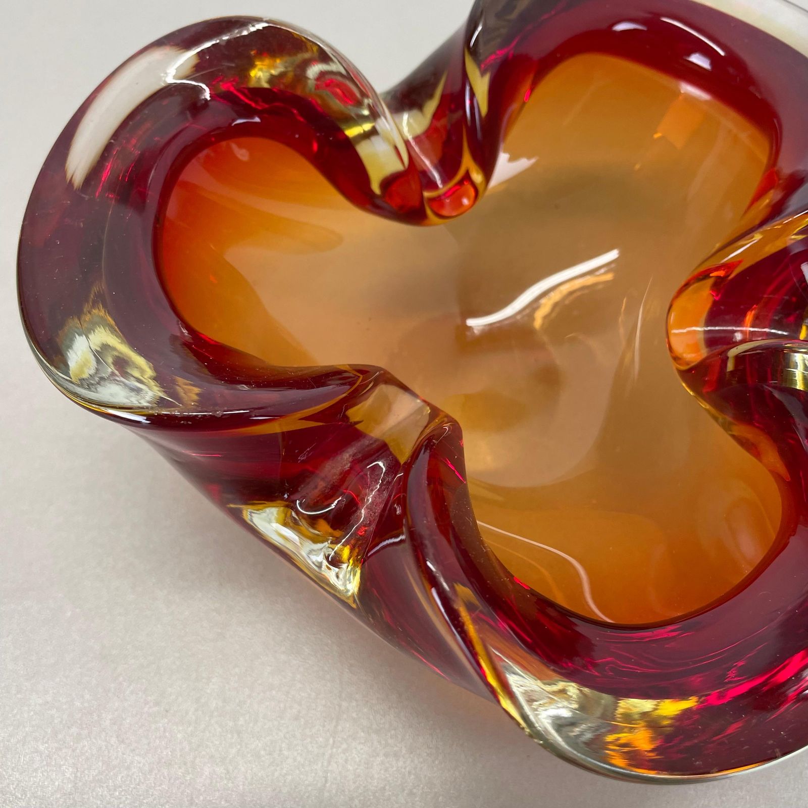photo furniture Rare Murano Glass "Red Yellow"  Bowl Element Shell Ashtray Murano, Italy, 1970s