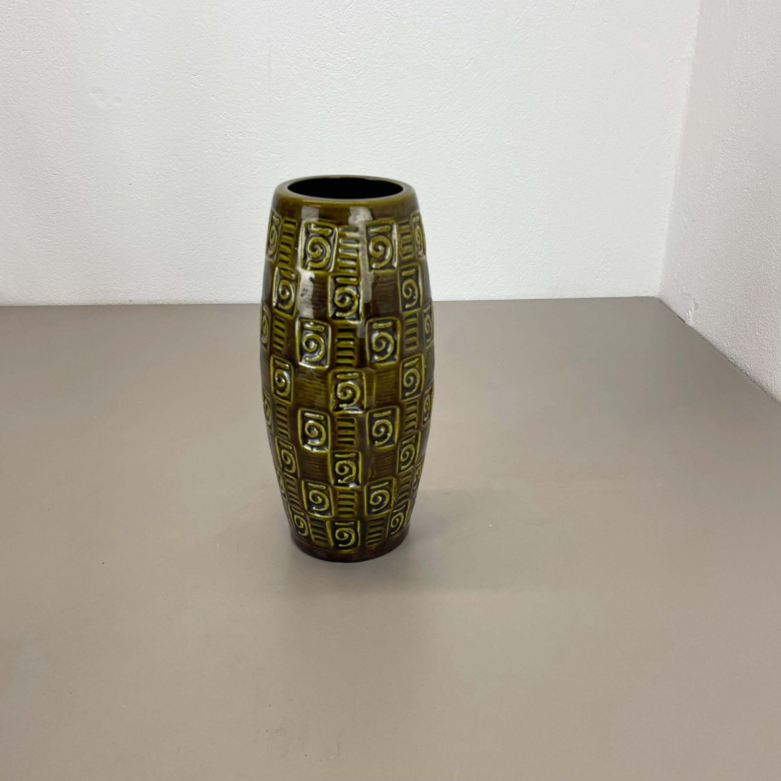 239.0 Extraordinary "Abstract Line" Tube Pottery Fat Lava Vase Scheurich Germany  1970 photo