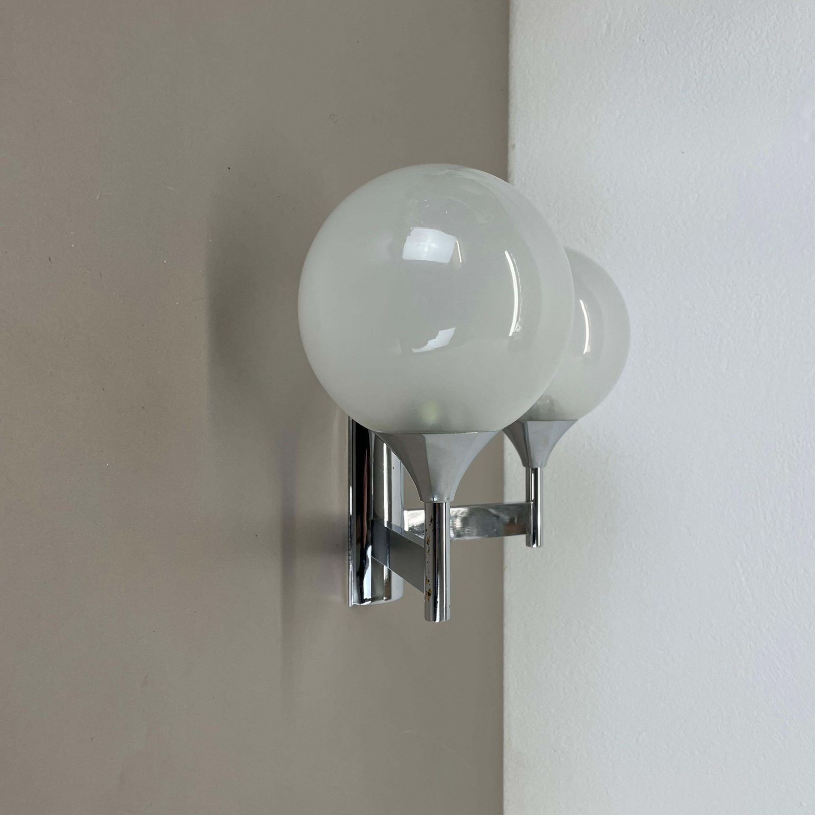 Rare Chrome Tube "Torch" Wall Light By Gaetano Sciolari Attrib., Italy 1970s photo vinterior