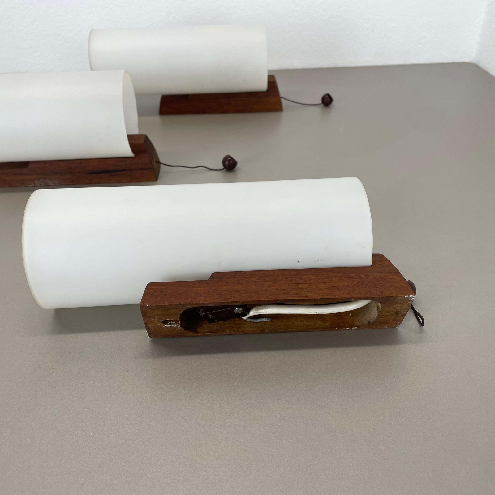 photo vintage Set Of 3 Minimalist Satin White Glass And Teak Wall Light, Denmark, 1960s