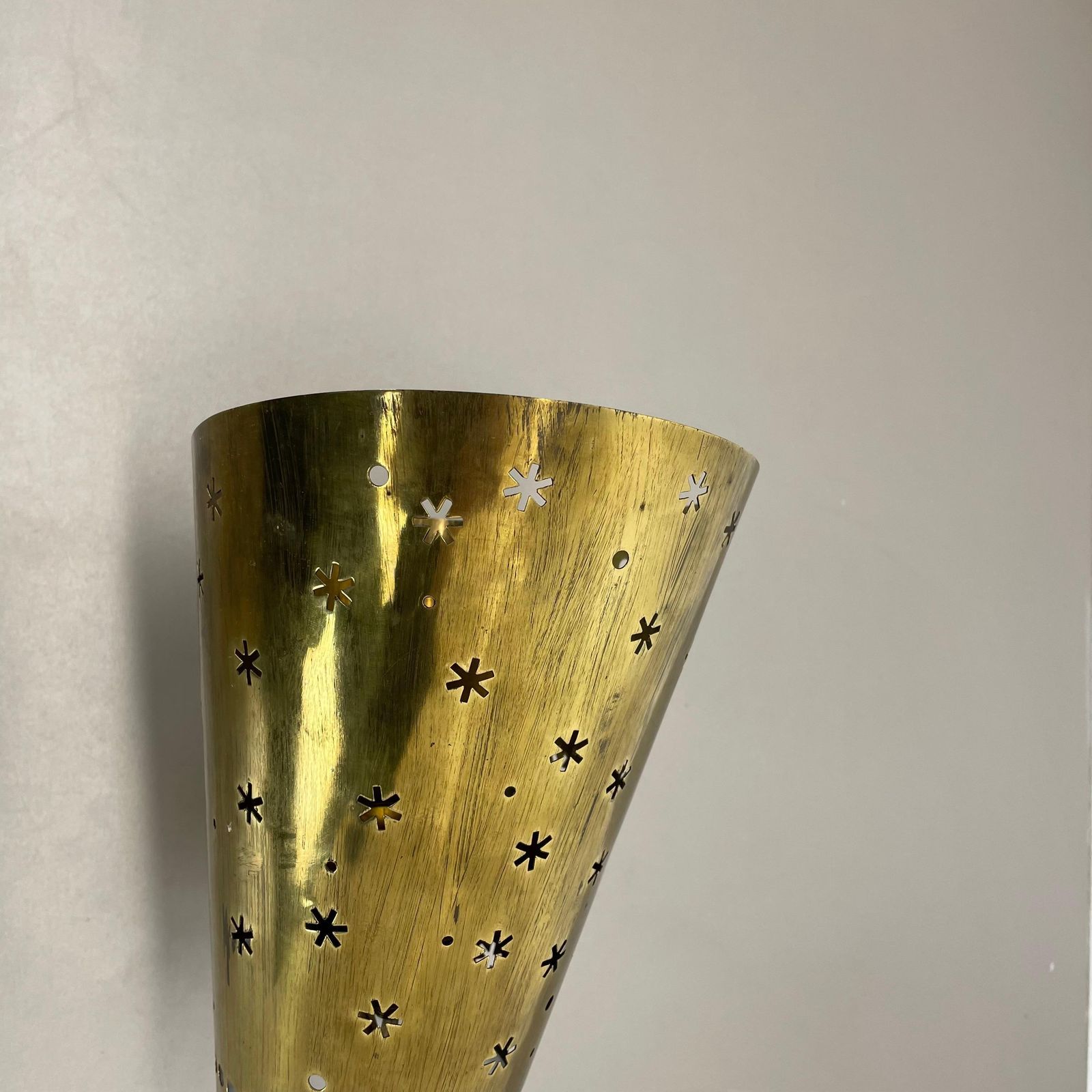 Rare Minimalist Brass "Stars" Theatre Wall Light By Stilnovo Attrib. Italy 1950s photo for sale