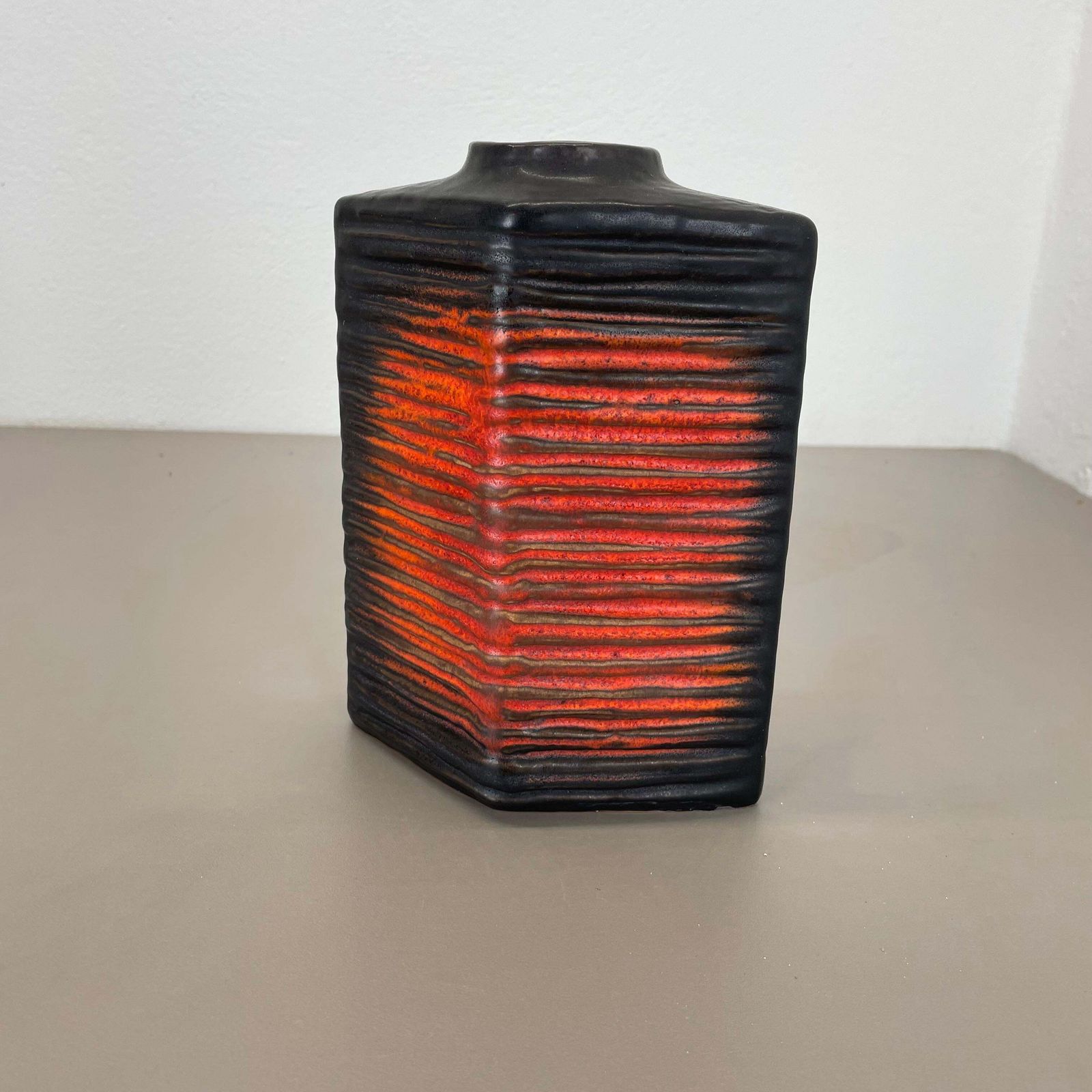 photo buy Large 20cm Ceramic Brutalist Vase Fat Lava Carstens Tönnieshof, Germany, 1970s