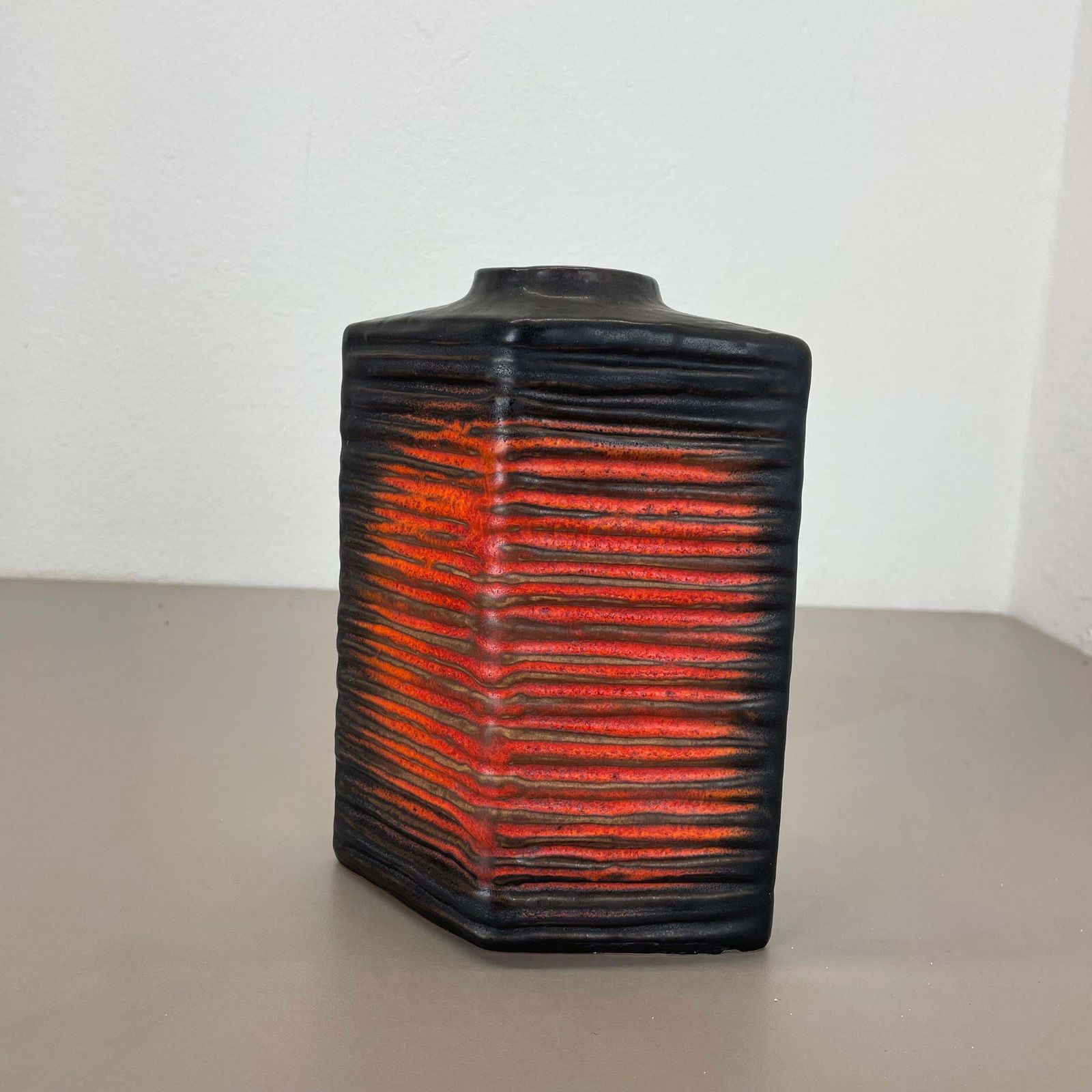 photo vintage Large 20cm Ceramic Brutalist Vase Fat Lava Carstens Tönnieshof, Germany, 1970s