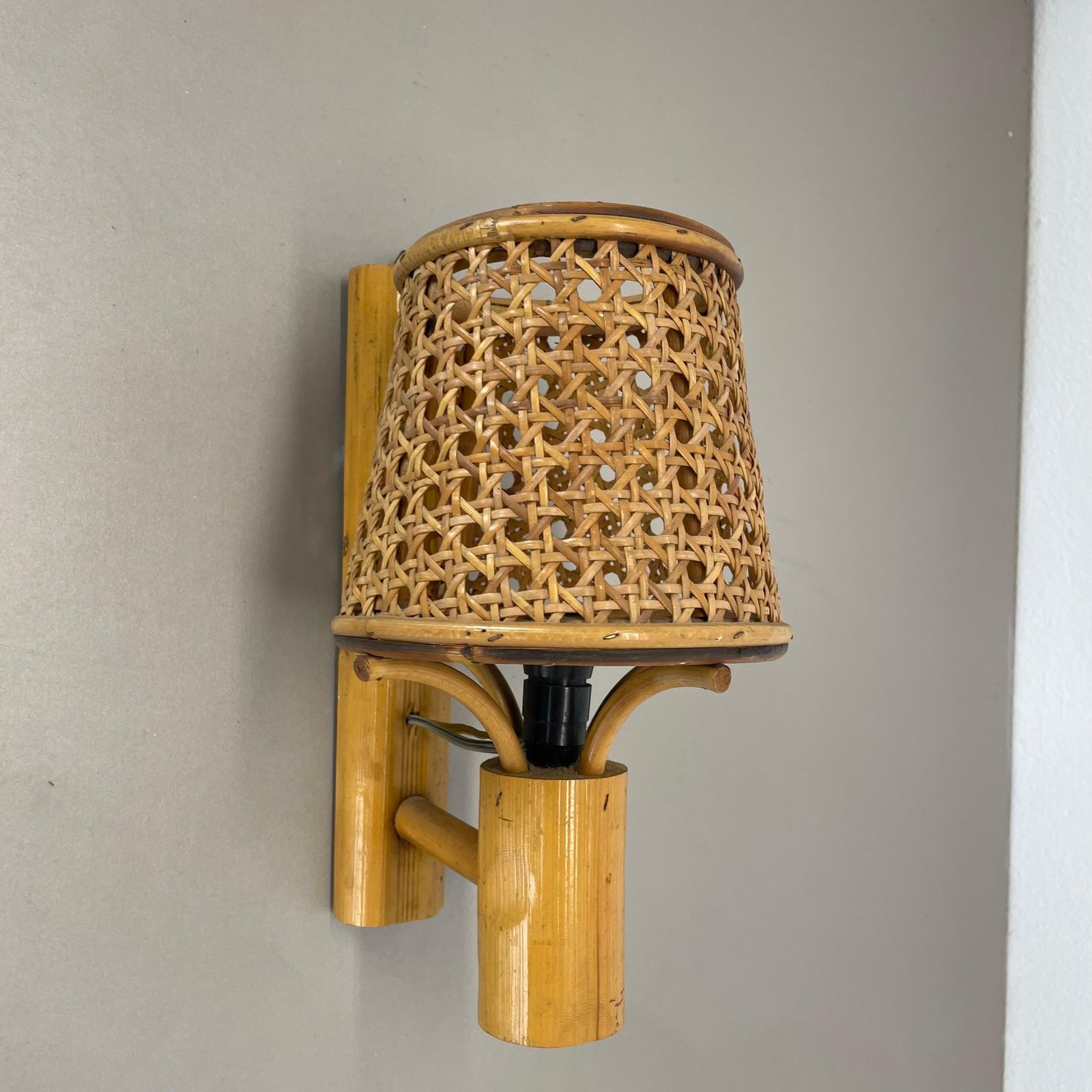 Rare Bamboo, Wicker And Rattan Wall Light In Louis Sognot Style, France, 1950s photo Lighting