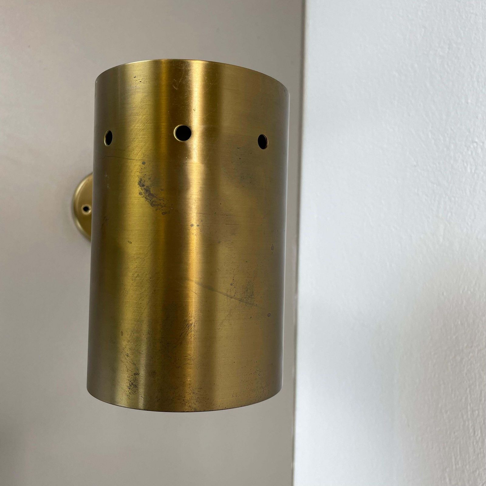 photo vinterior Set Of Three Large Minimalist Brass "Tube" Wall Light Sconces, Italy 1970s