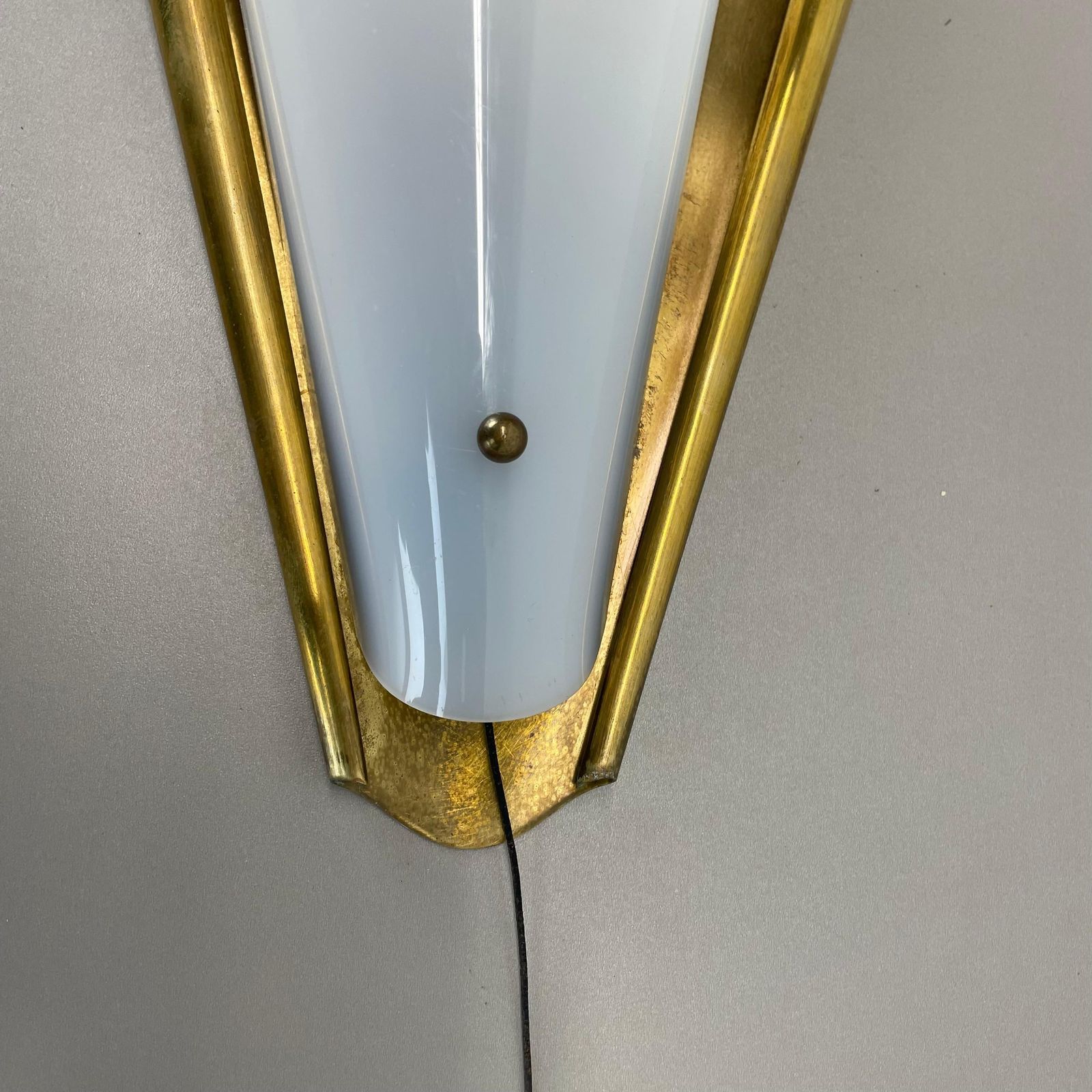 Rare Minimalist Brass And Plexiglass Stilnovo Style Wall Light, Italy 1950s photo vinterior