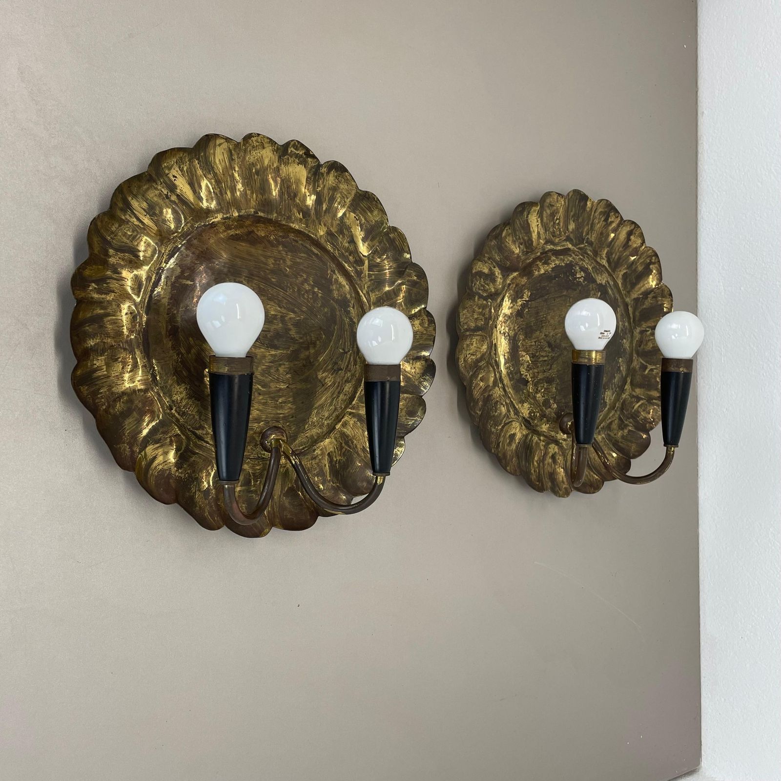 Set Of 2 Brass 31cm Gio Ponti Style Theatre Wall Light Sconces, Italy, 1950s photo furniture