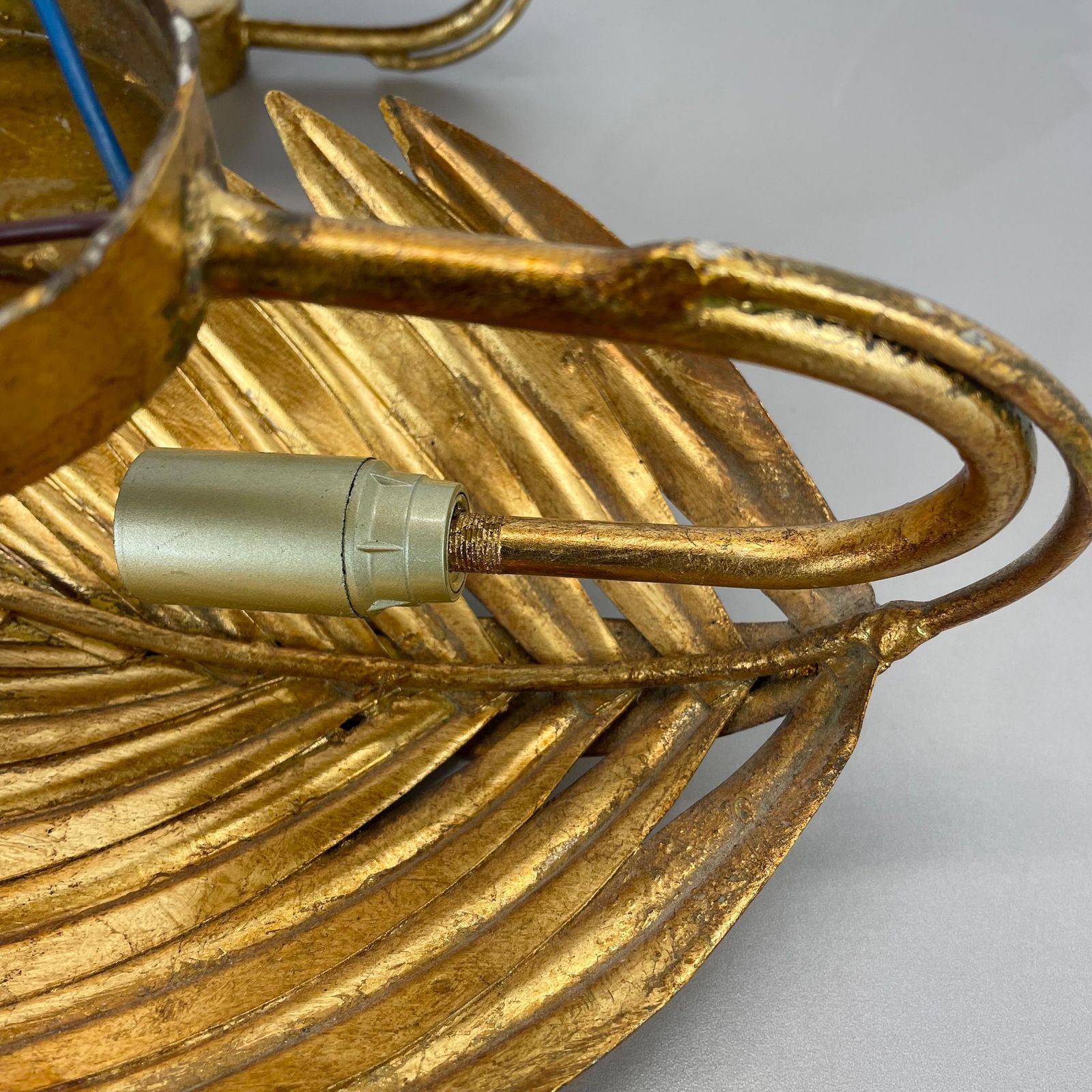 photo vintage Set Of 2 Hans Kögl Style Golden Florentiner Leaf Wall Light Sconces, Italy, 1980
