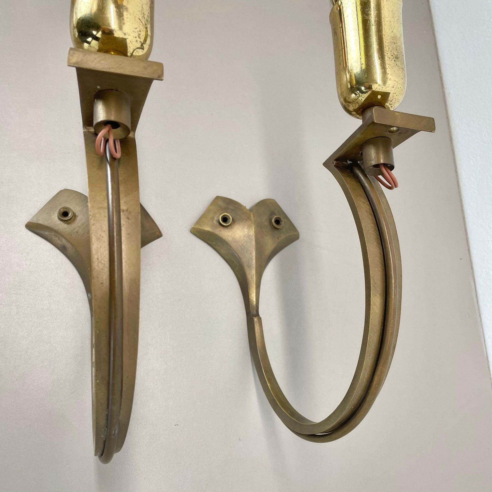 photo furniture Set Of Two Large 28cm Brutalist Bronze Brass Wall Sconces, Italy 1950s