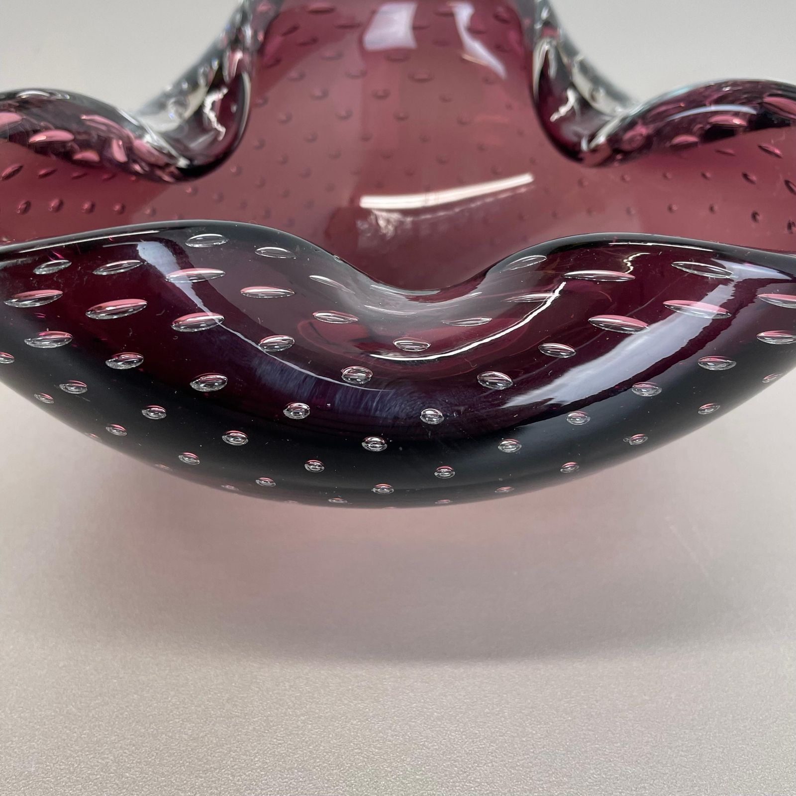 531.0 Large 1.3kg Murano Glass Bullicante Purple Bubble Bowl Element Shell Italy, 1970 photo