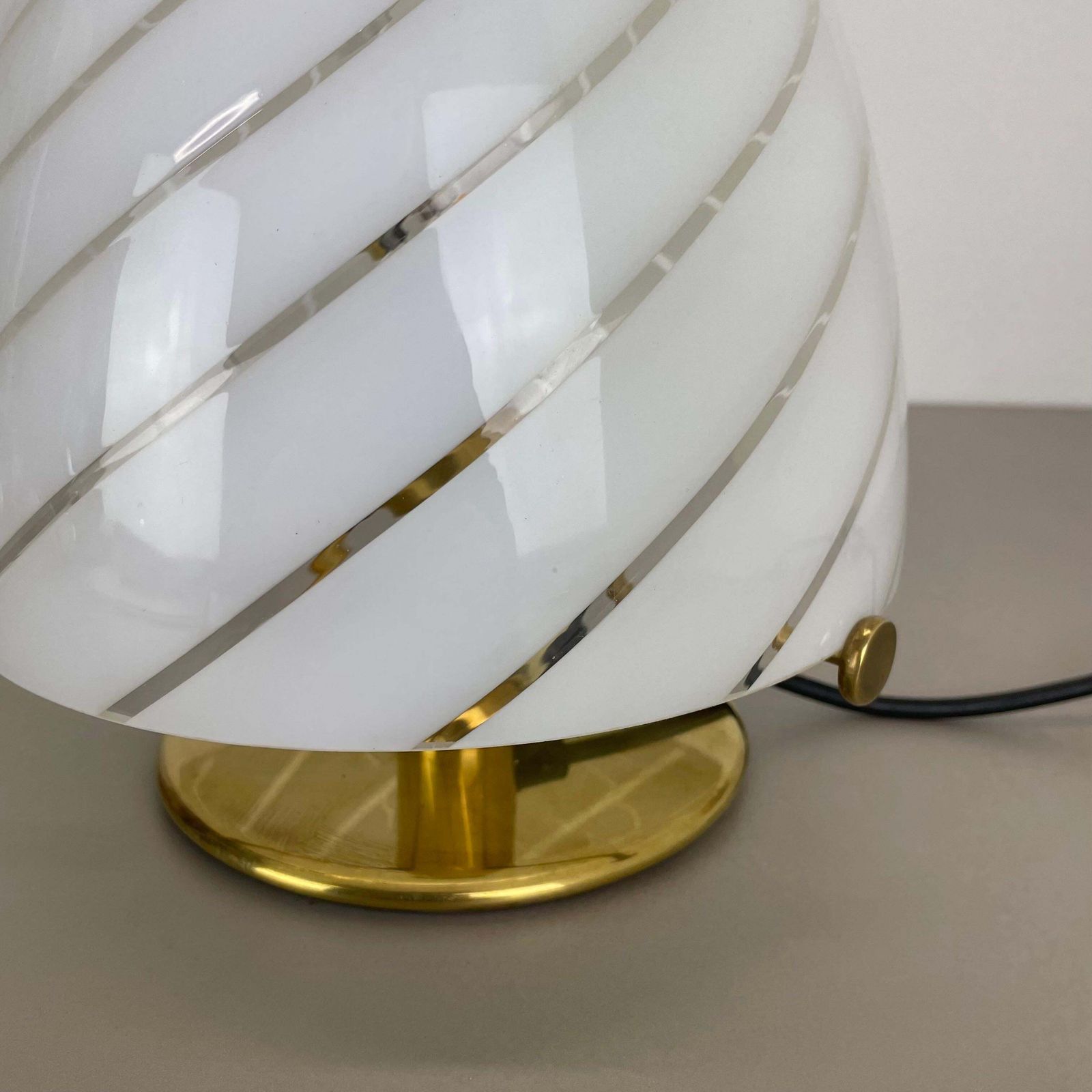 photo furniture 27cm "Swirl" Murano Glass Table Desktop Light Made By Vetri Murano, Italy, 1970s