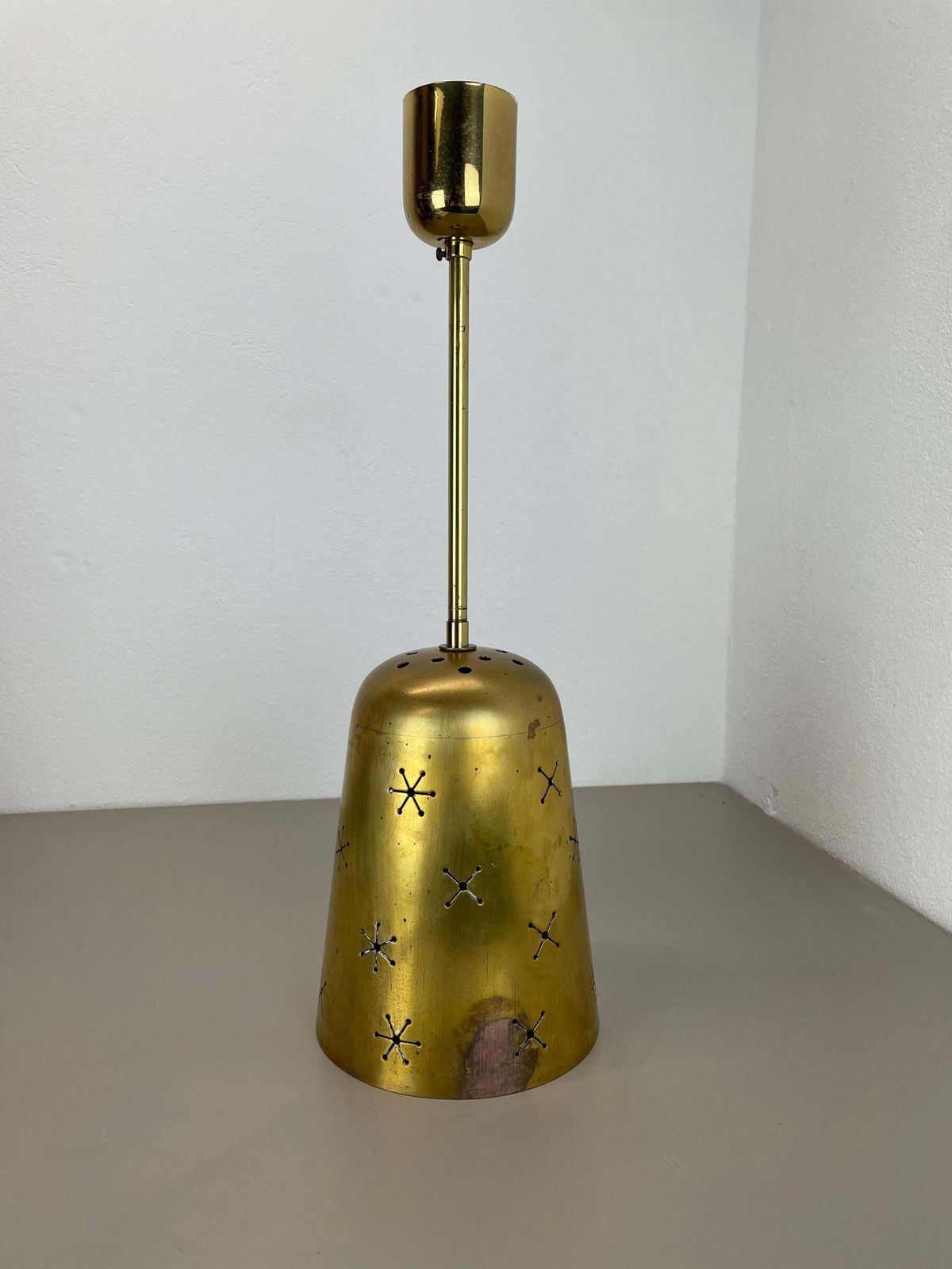 photo vinterior Unique  Midcentury Stilnovo Style Brass And Metal Tube Hanging Light, Italy 1950