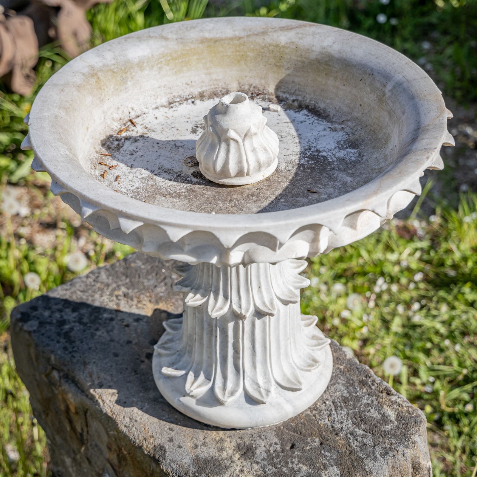 Decorative Marble Bowl As Fountain photo 1250.0