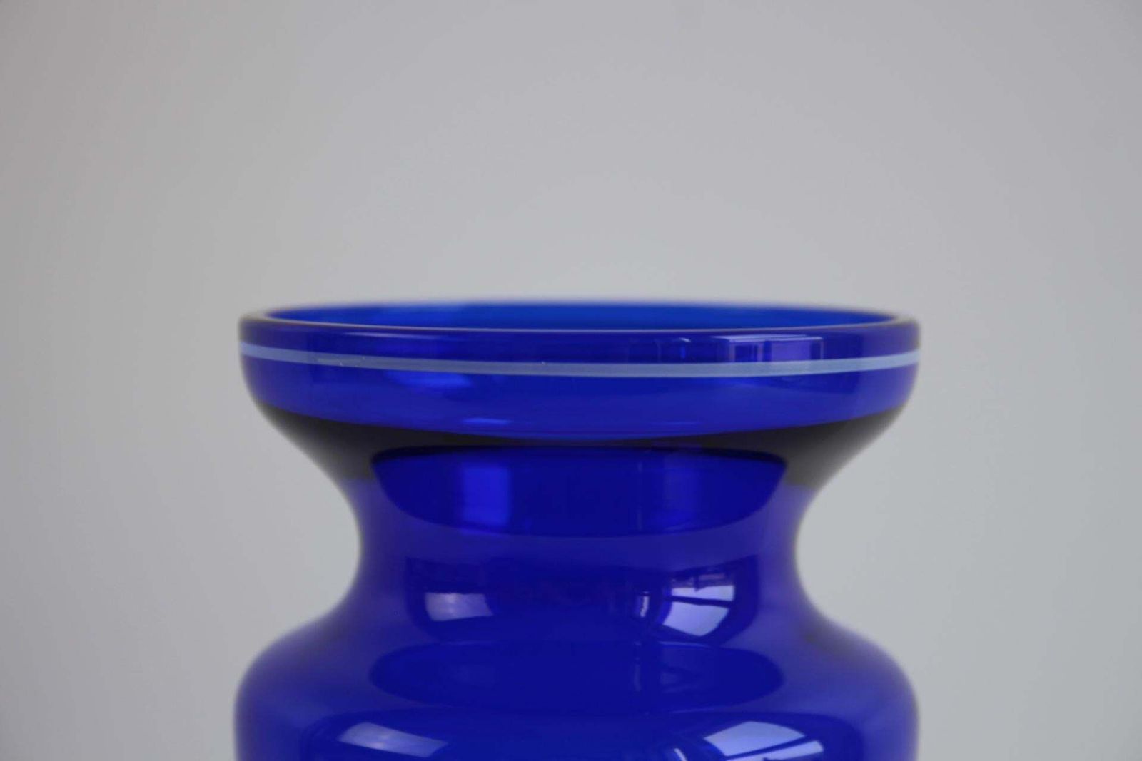 Original Mary Gregory Cobalt Blue Glass Vase  "Ice Children" Collection photo 916.0