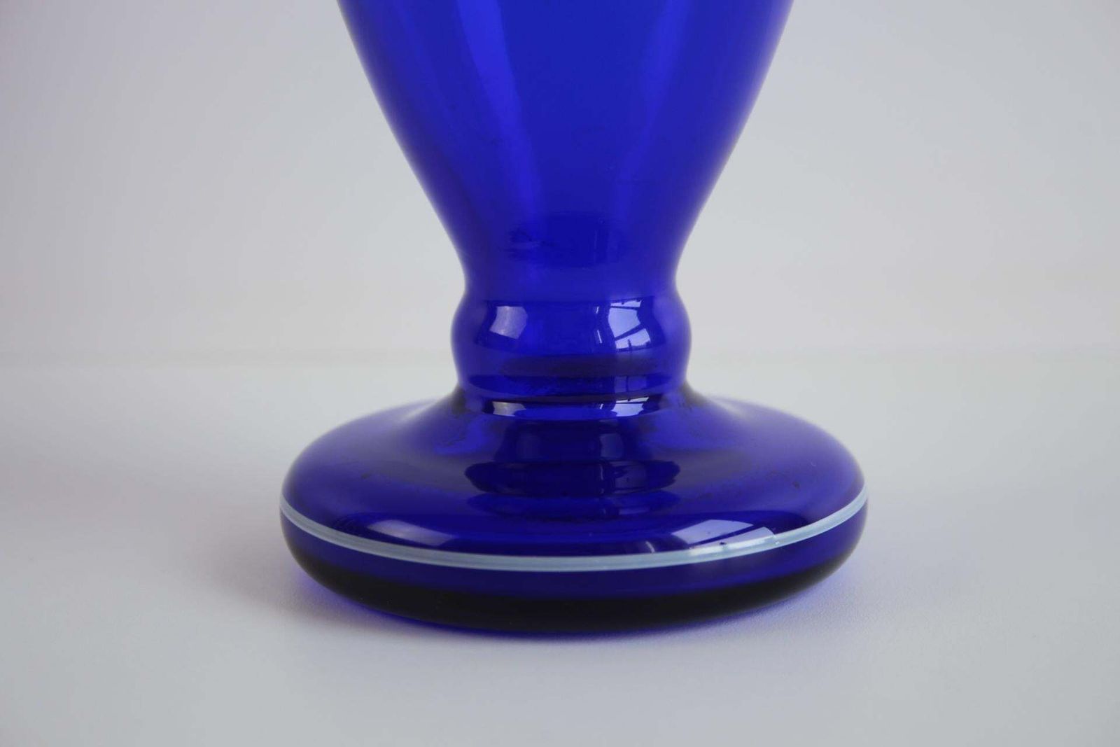 Original Mary Gregory Cobalt Blue Glass Vase  "Ice Children" Collection photo vinterior