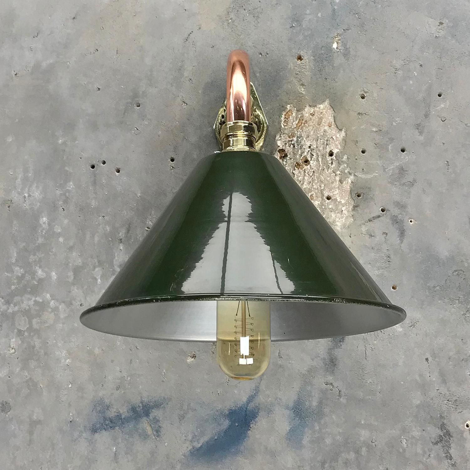 326.0 1980s Ex British Army Light Shade / Copper And Brass Cantilever, Original Green photo