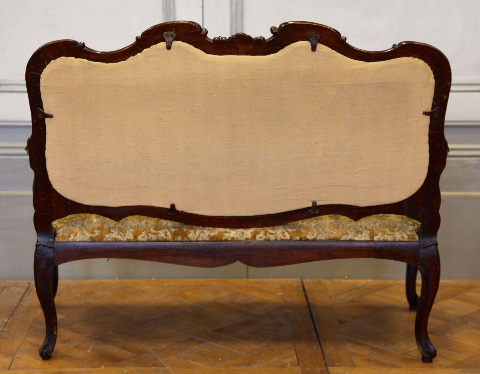 18th Century Italian Walnut Sofa photo Furniture