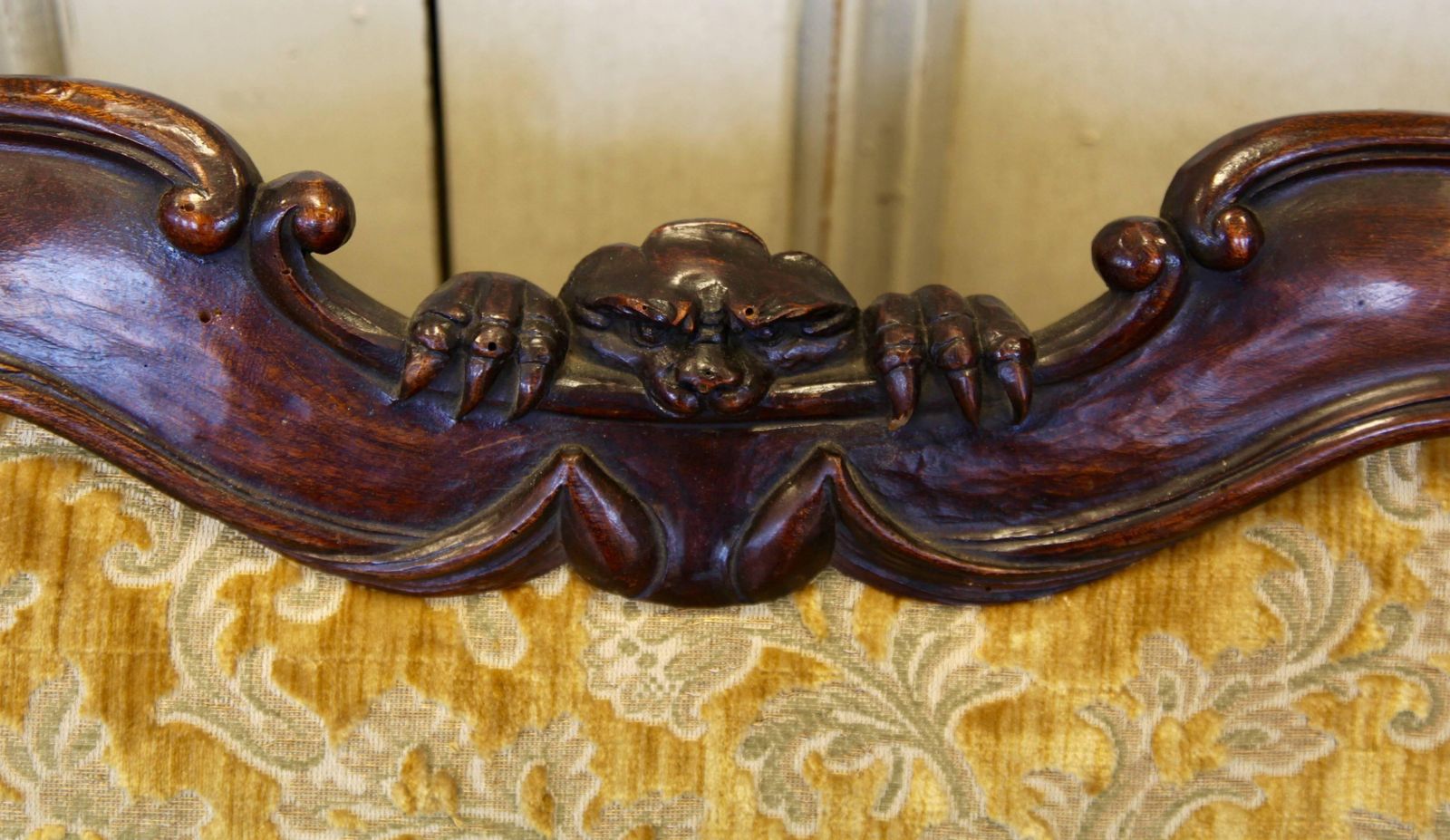 18th Century Italian Walnut Sofa photo vinterior