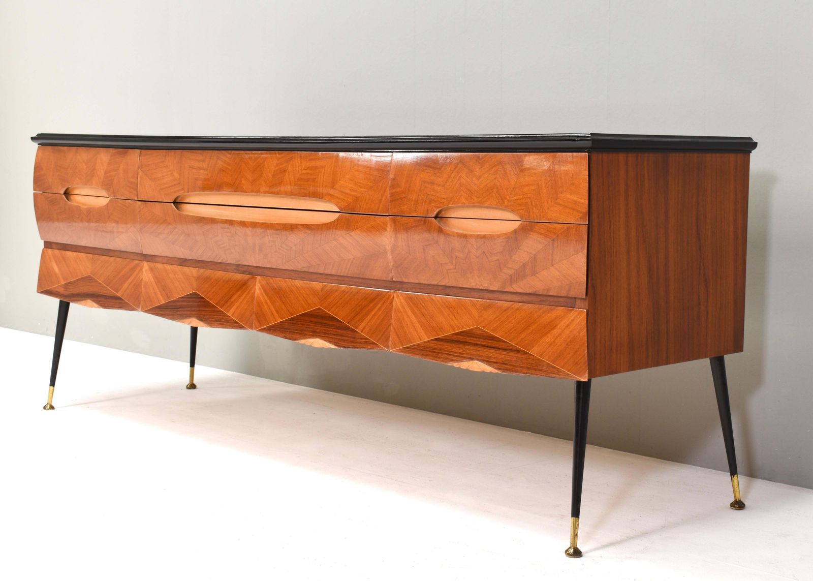 Italian Sideboard Attributed To Vittorio Dassi In Walnut, Glass And Brass, 1950s photo buy
