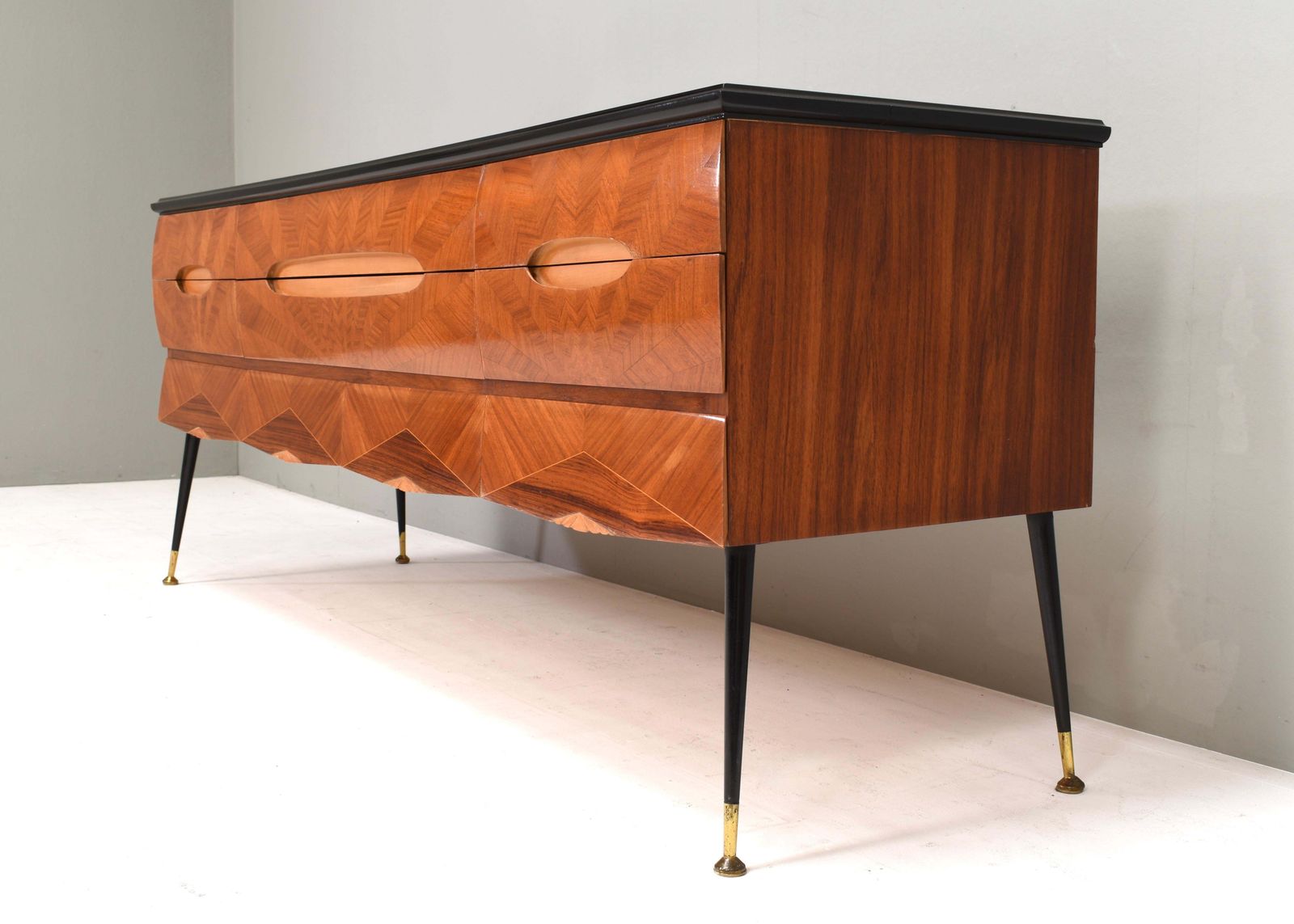 Italian Sideboard Attributed To Vittorio Dassi In Walnut, Glass And Brass, 1950s photo vintage