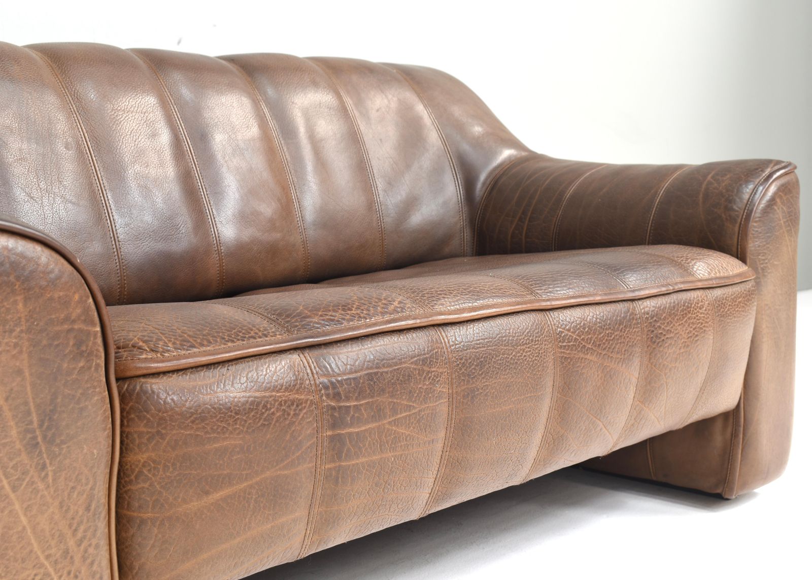 De Sede Ds 44 Two Seat Sofa In Tan Buffalo Leather – Switzerland, 1970s photo vintage