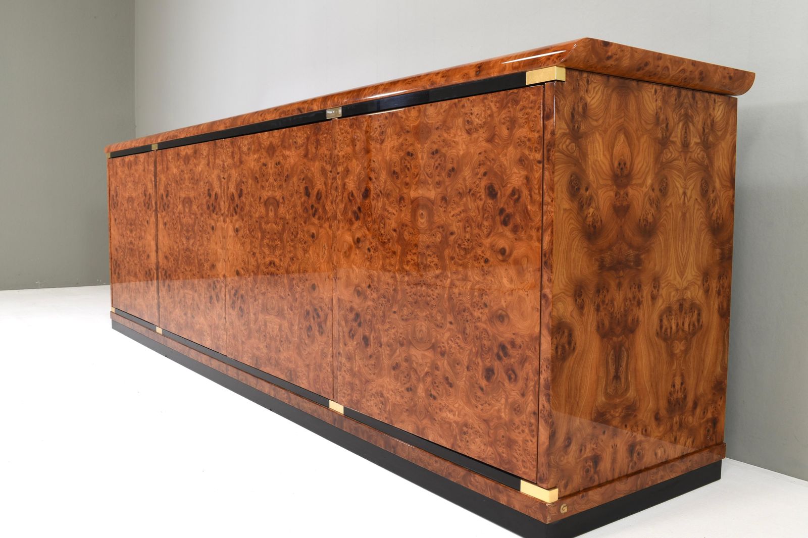 Italian Sideboard In Burlwood And Brass Details By Glam Furniture Italy, 1970's photo 9765.0