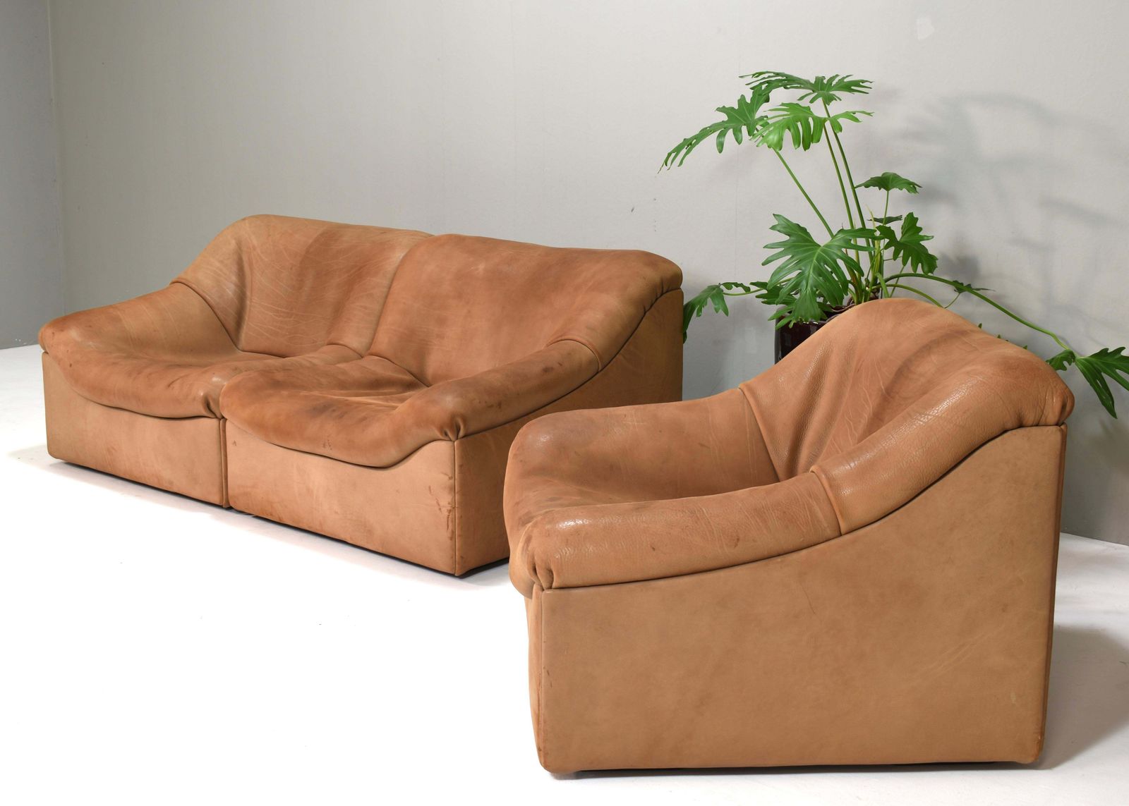 De Sede Ds46 Tan Buffalo Leather Lounge Armchair, Switzerland   1976 photo vintage