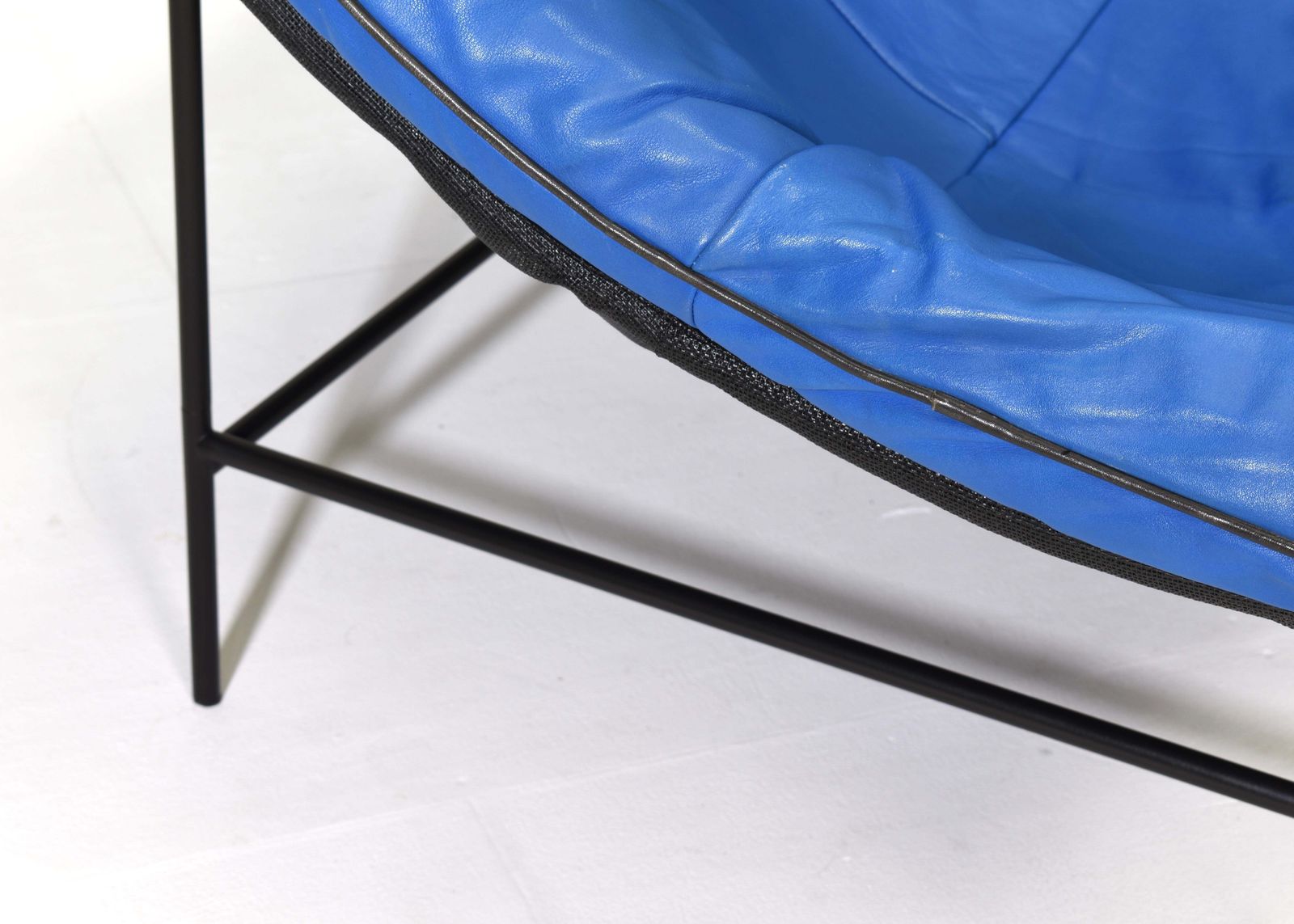 photo vinterior Butterfly Sofa In Leather By Gerard Van Den Berg For Montis, Netherlands, 1980's