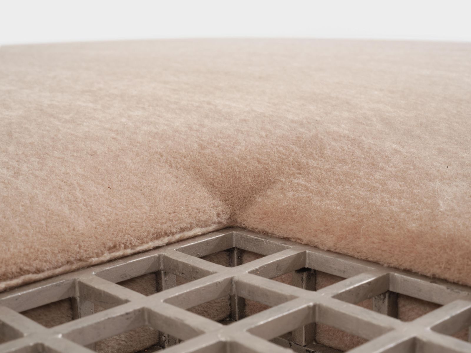 Grand pouf-banquette par Carla Sozzani en velours mohair, Milan, années 1990 photo vintage