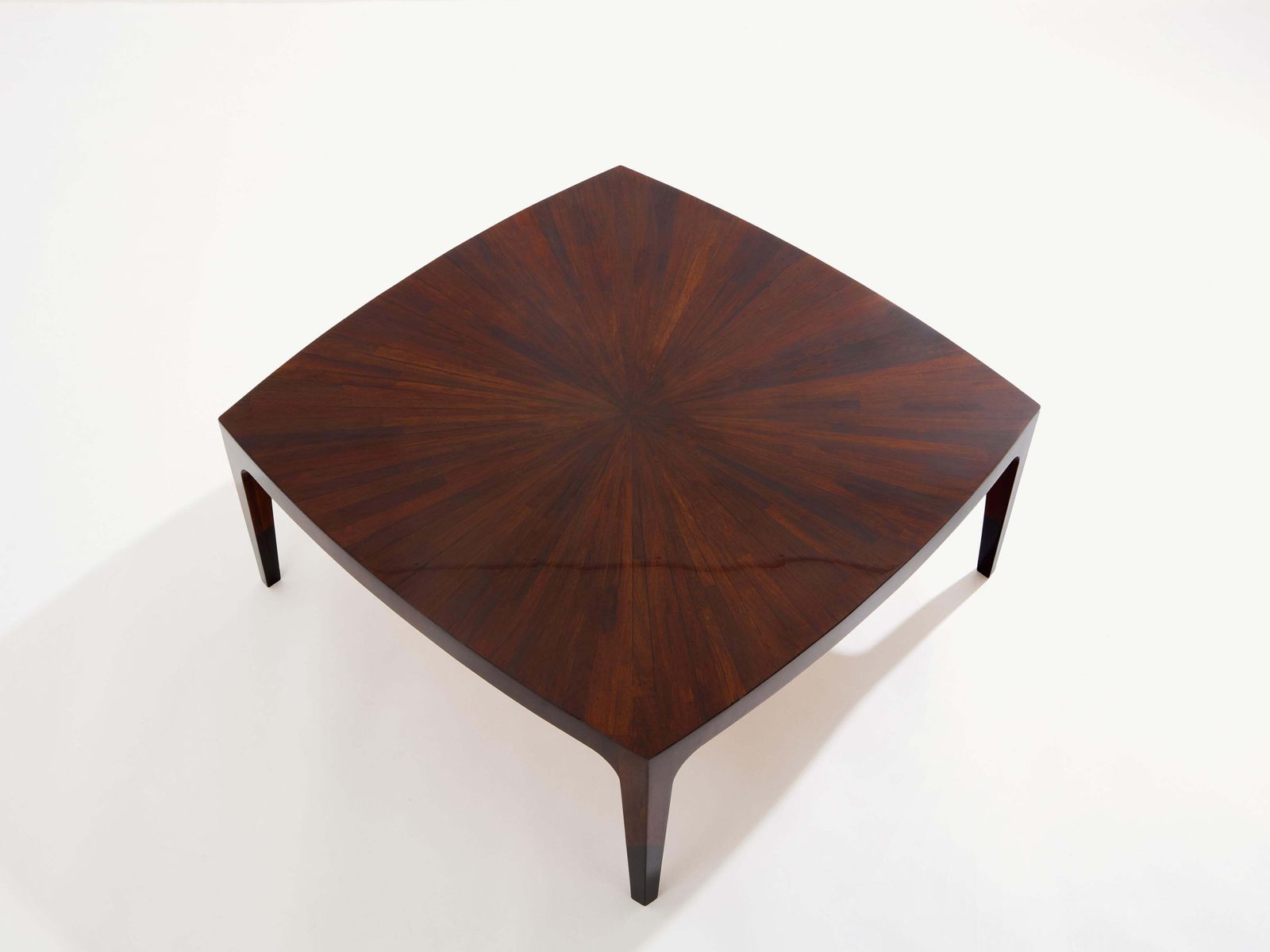 Table basse française en marqueterie de noyer, 1970 photo furniture