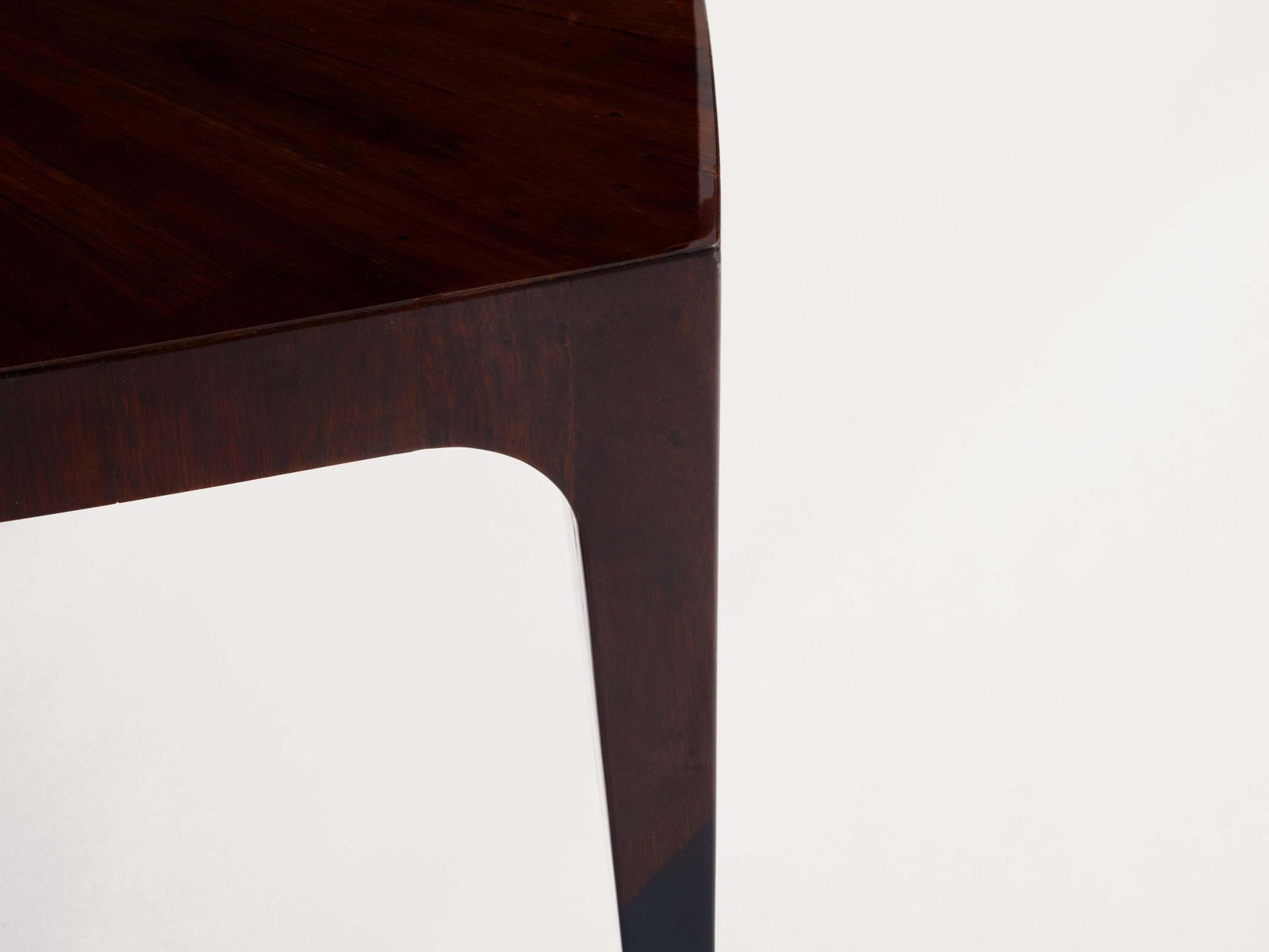 Table basse française en marqueterie de noyer, 1970 photo vinterior