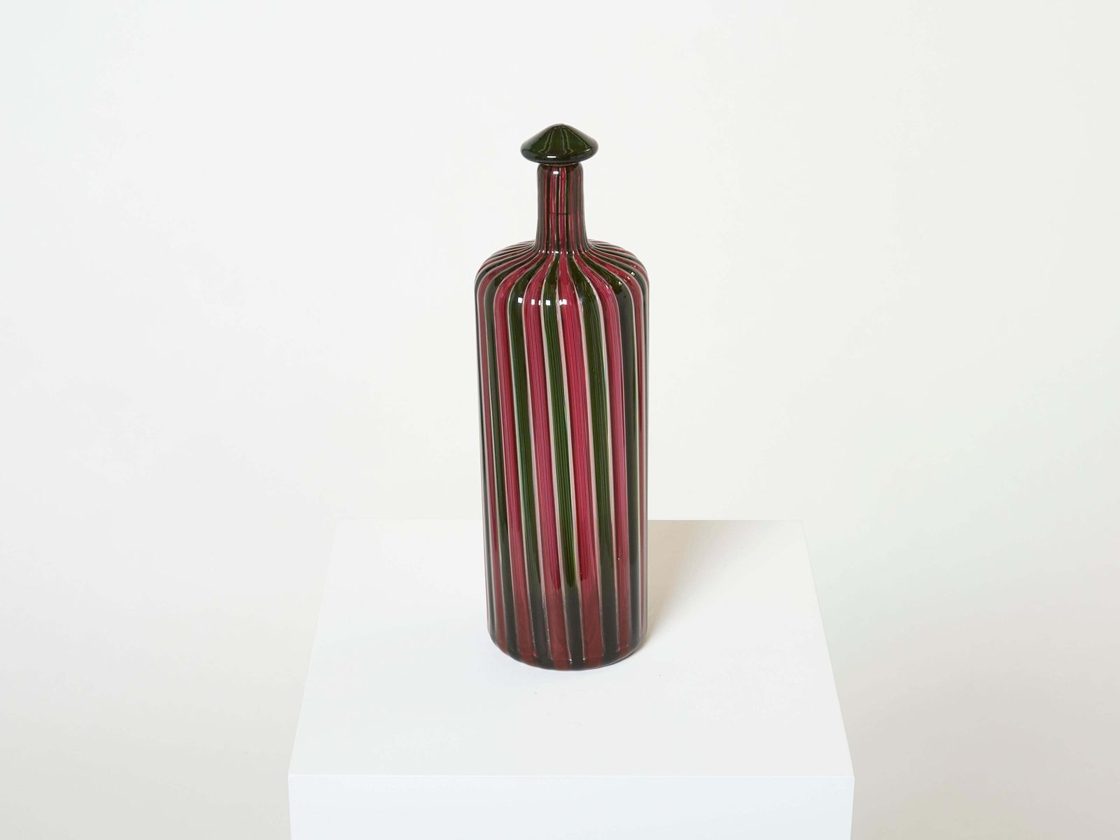 Flacon Gio Ponti Paolo Venini en verre de Murano, série Morandiana, 1982 photo Décoration