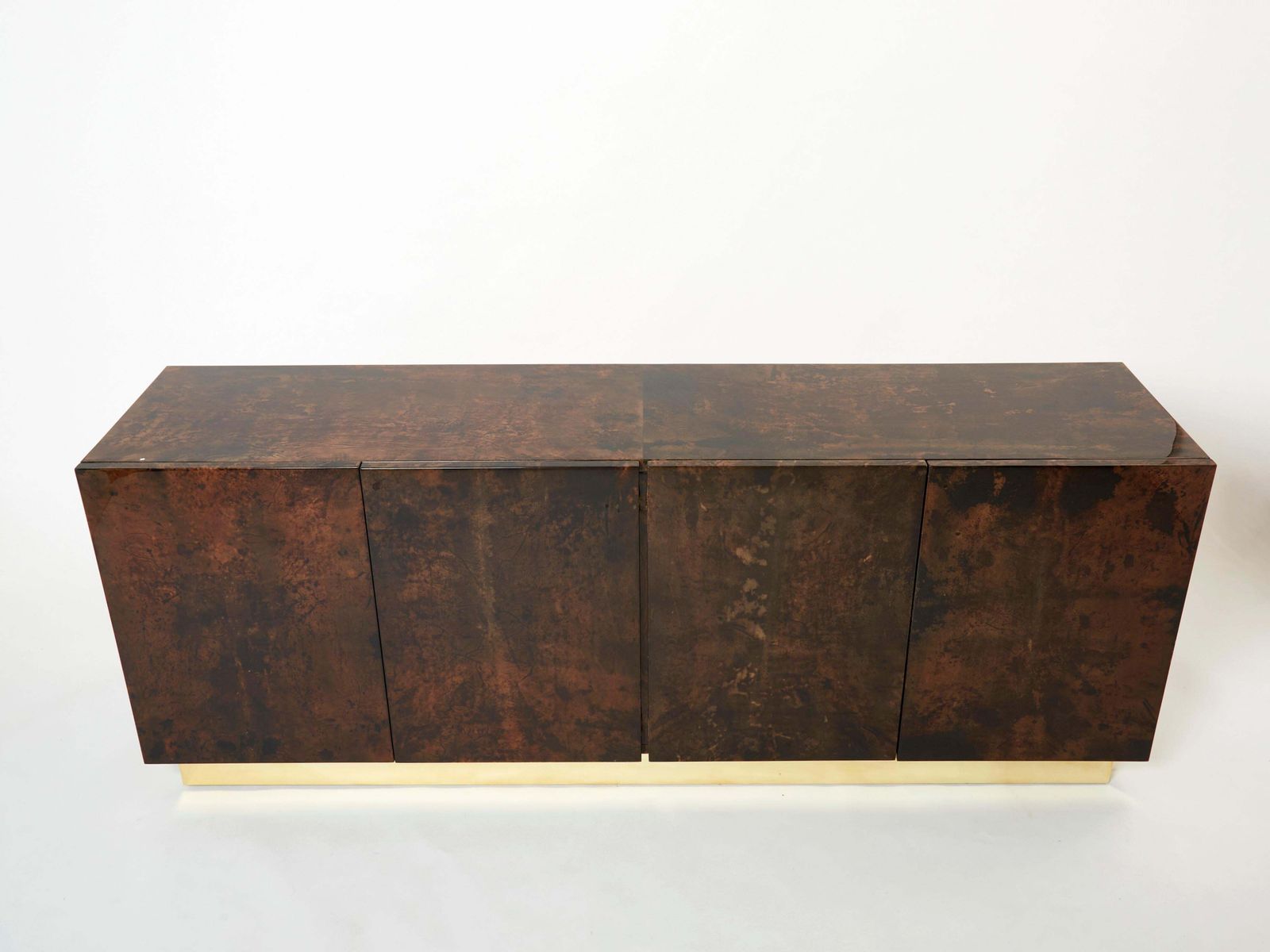 Buffet Aldo Tura en parchemin de chèvre brun et laiton, années 1960 photo vinterior