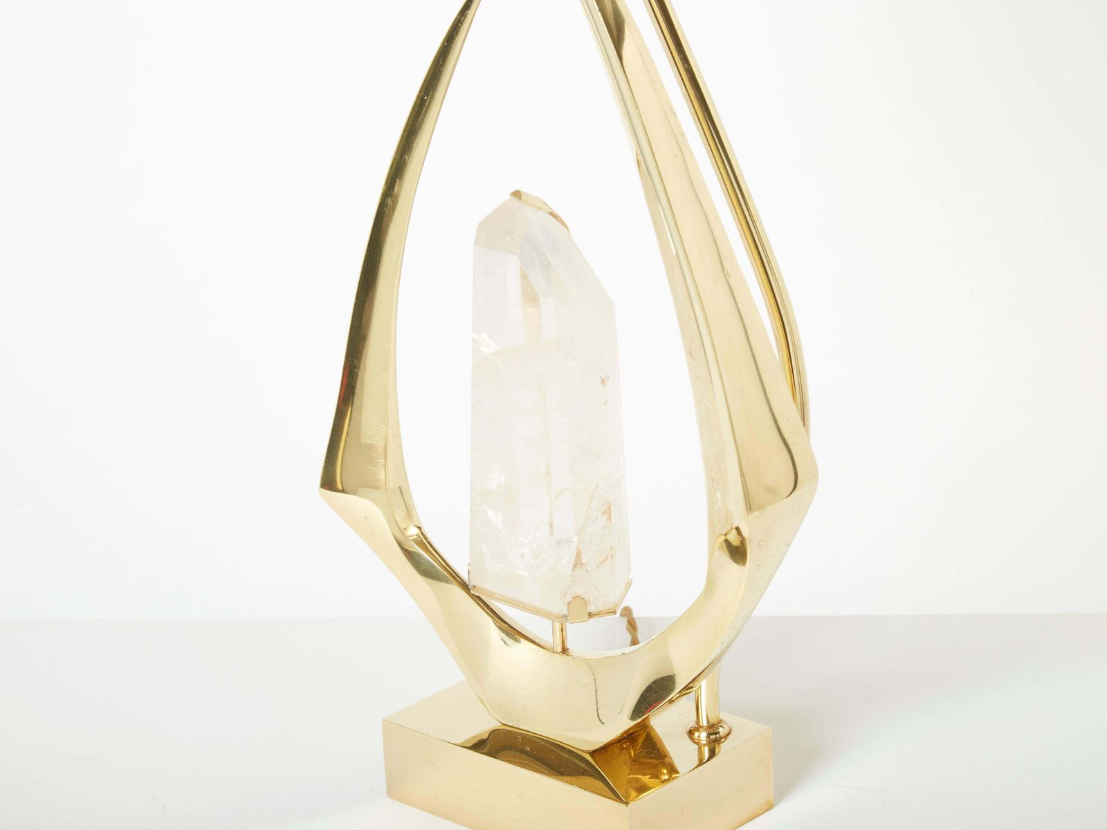 Paire de lampes de table en laiton et cristal de roche signées Willy Daro, 1970 photo vinterior