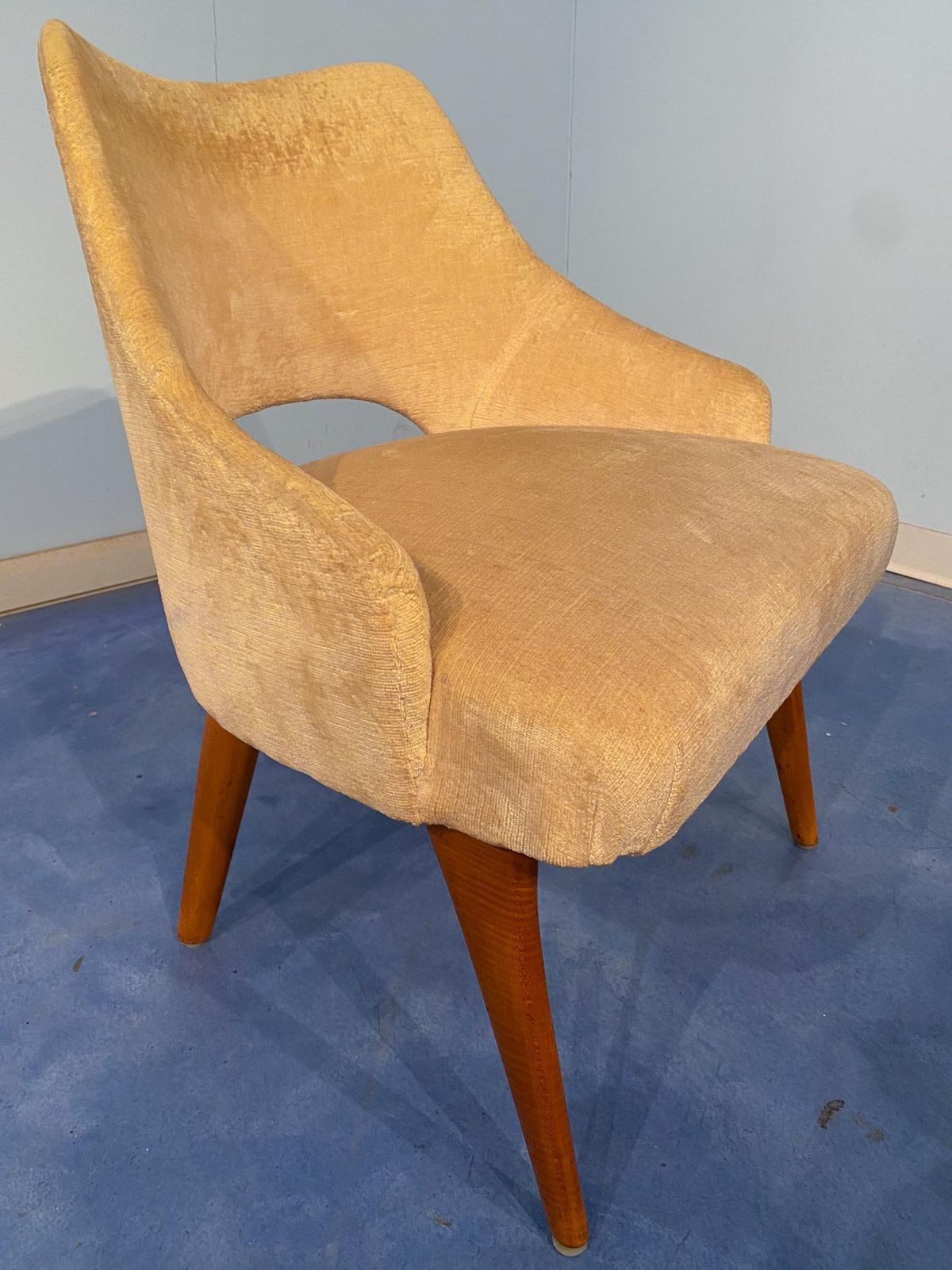 Furniture Couple Of Italian Mid Century Armchairs In Yellow Velvet By Vittorio Dassi photo