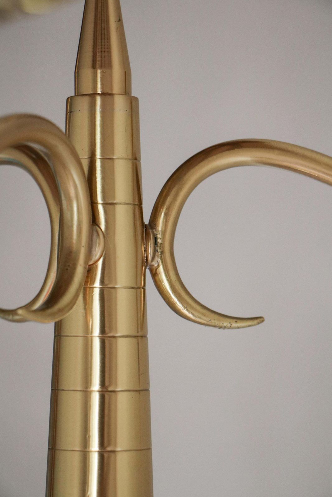 photo furniture Italian  Ash Wood Polished Brass Lamp Floor Attributed To Pietro Chiesa  1940s