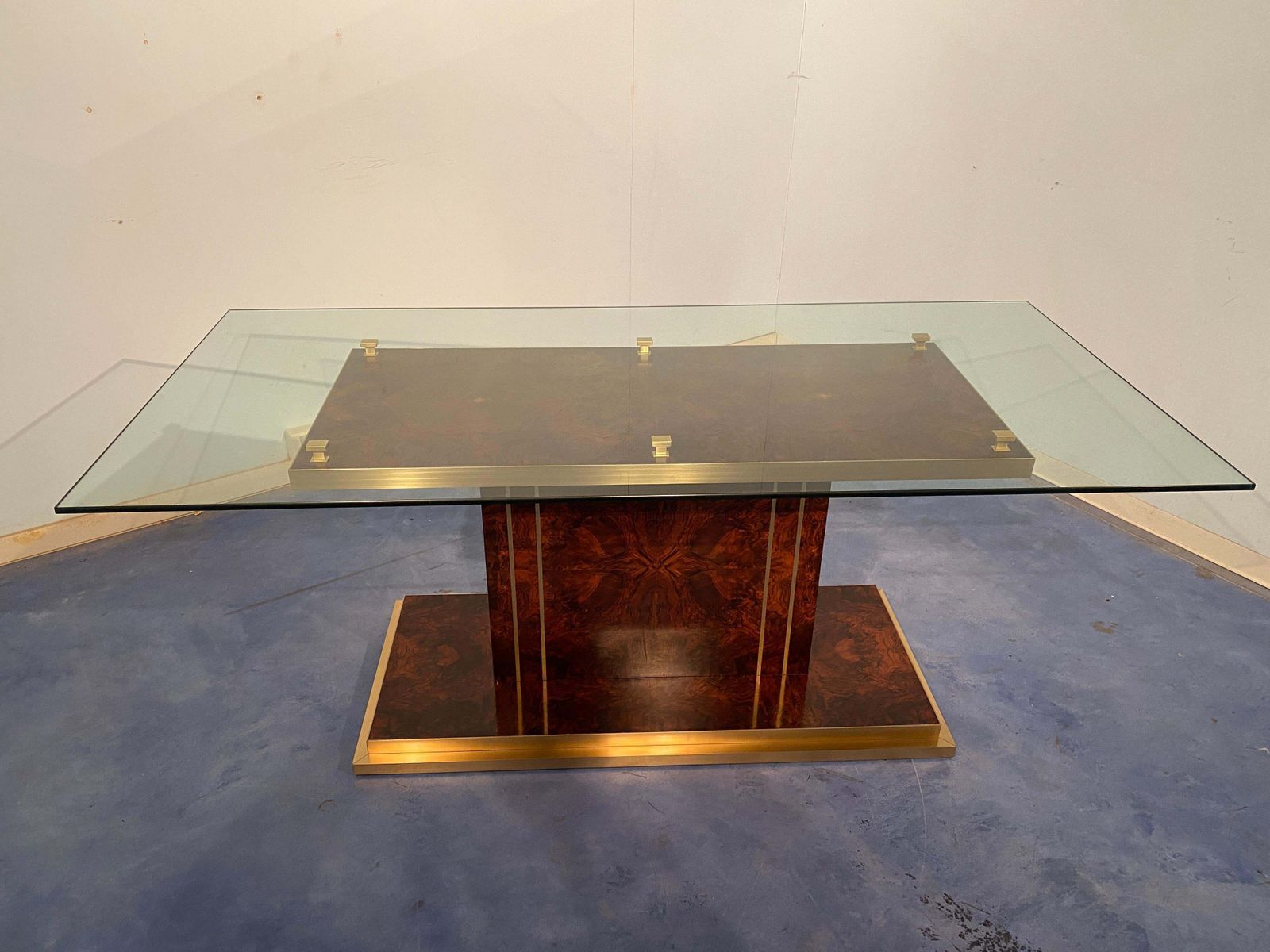 Italian Mid Century Modern Dining Table In Thick Glass And Walnut Root, 1970s photo Furniture