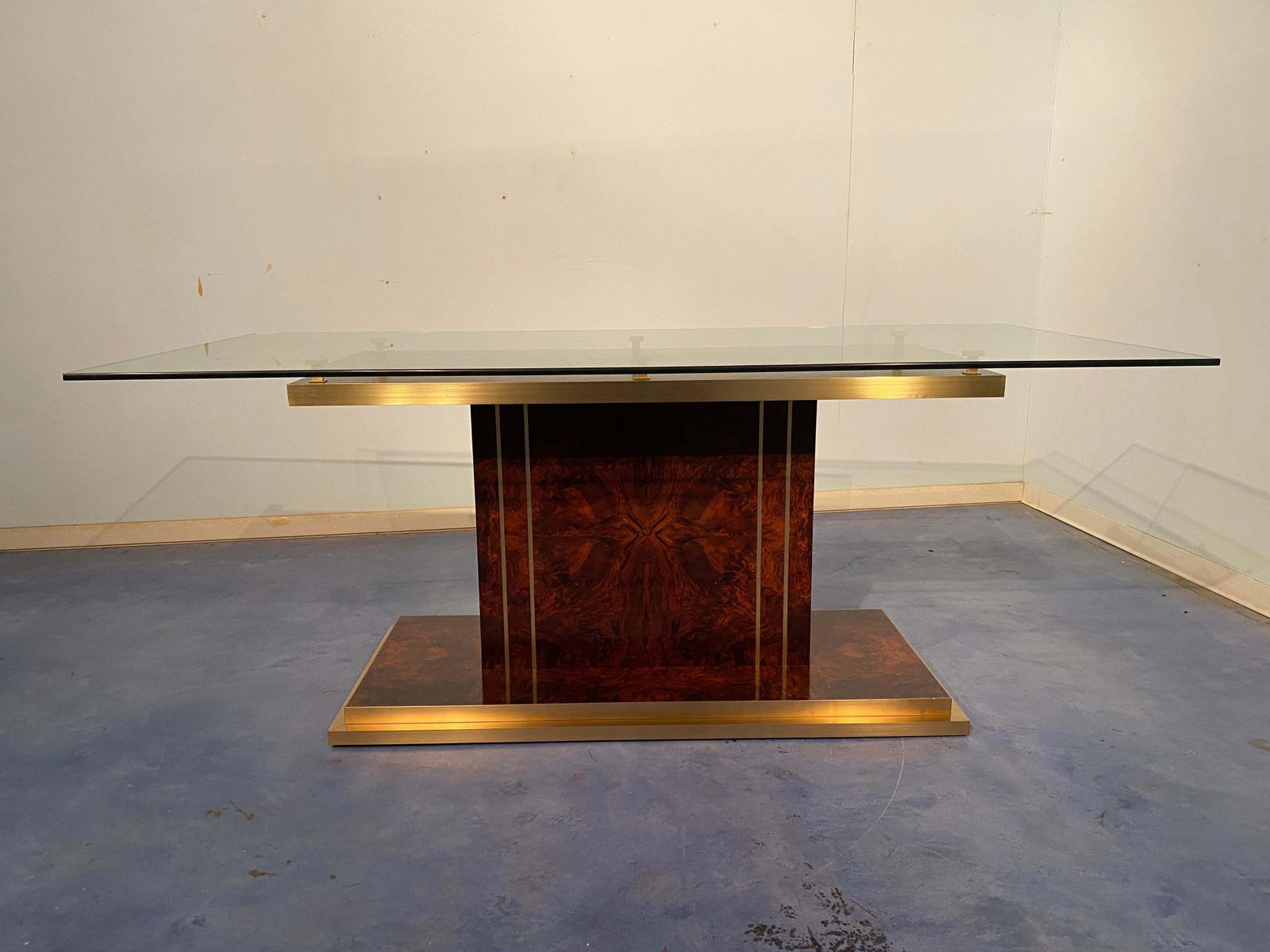 Italian Mid Century Modern Dining Table In Thick Glass And Walnut Root, 1970s photo vintage