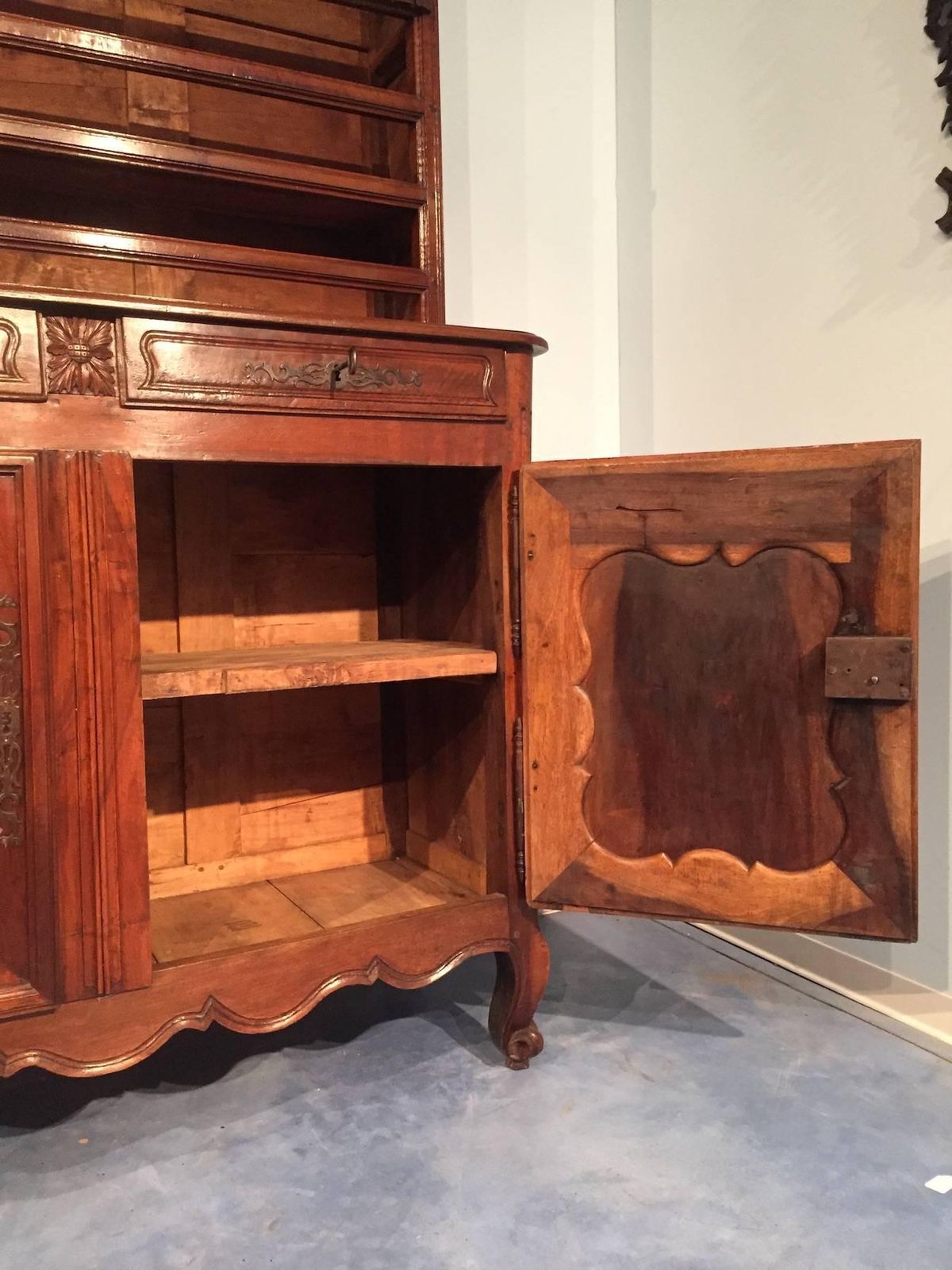photo for sale 18th Century Italian Louis XV Carved Walnut Sideboard Plate Rack