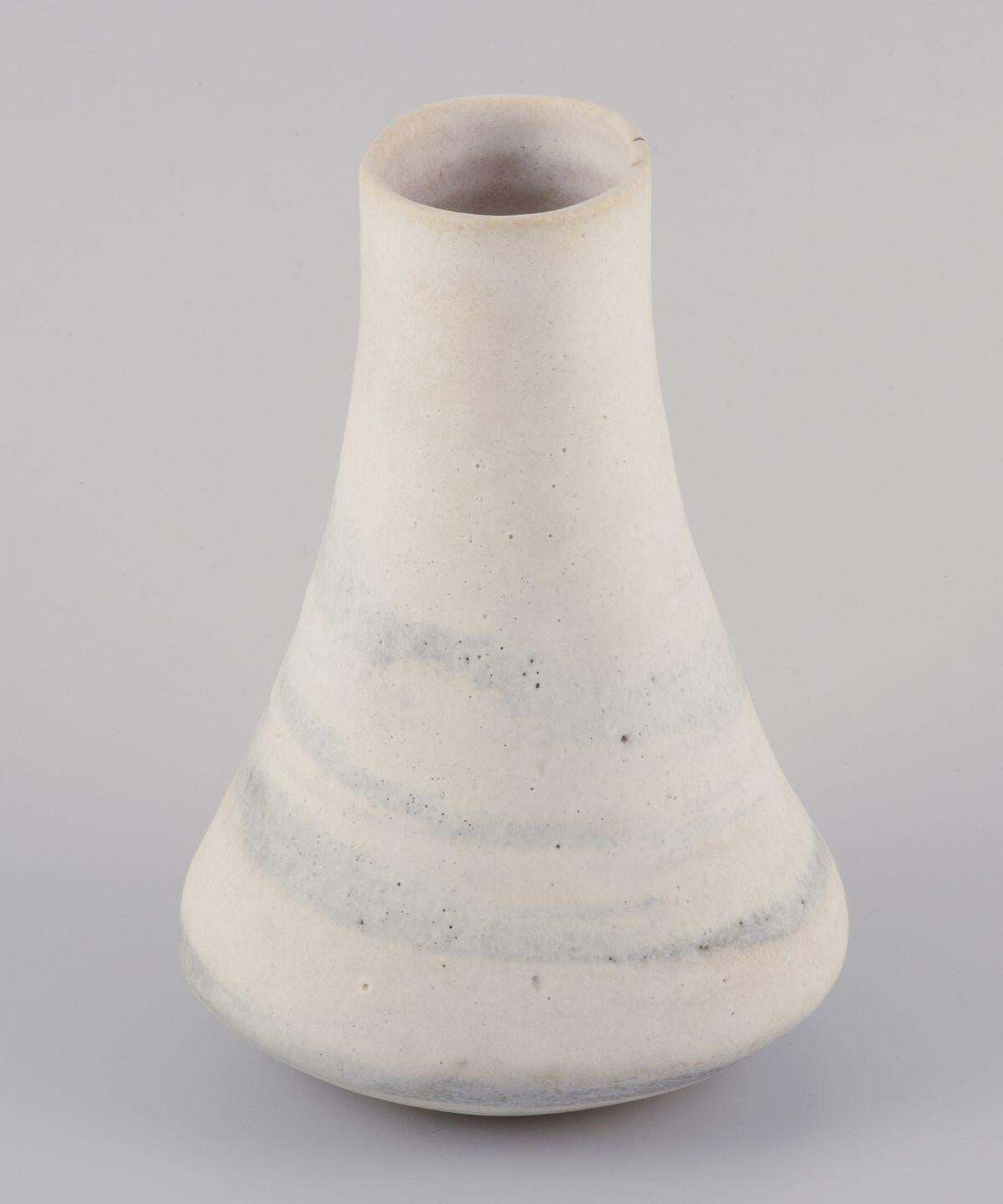 Lucie Rie, Austrian Born British Ceramicist. Unique Large Modernist Vase. photo Home Decor